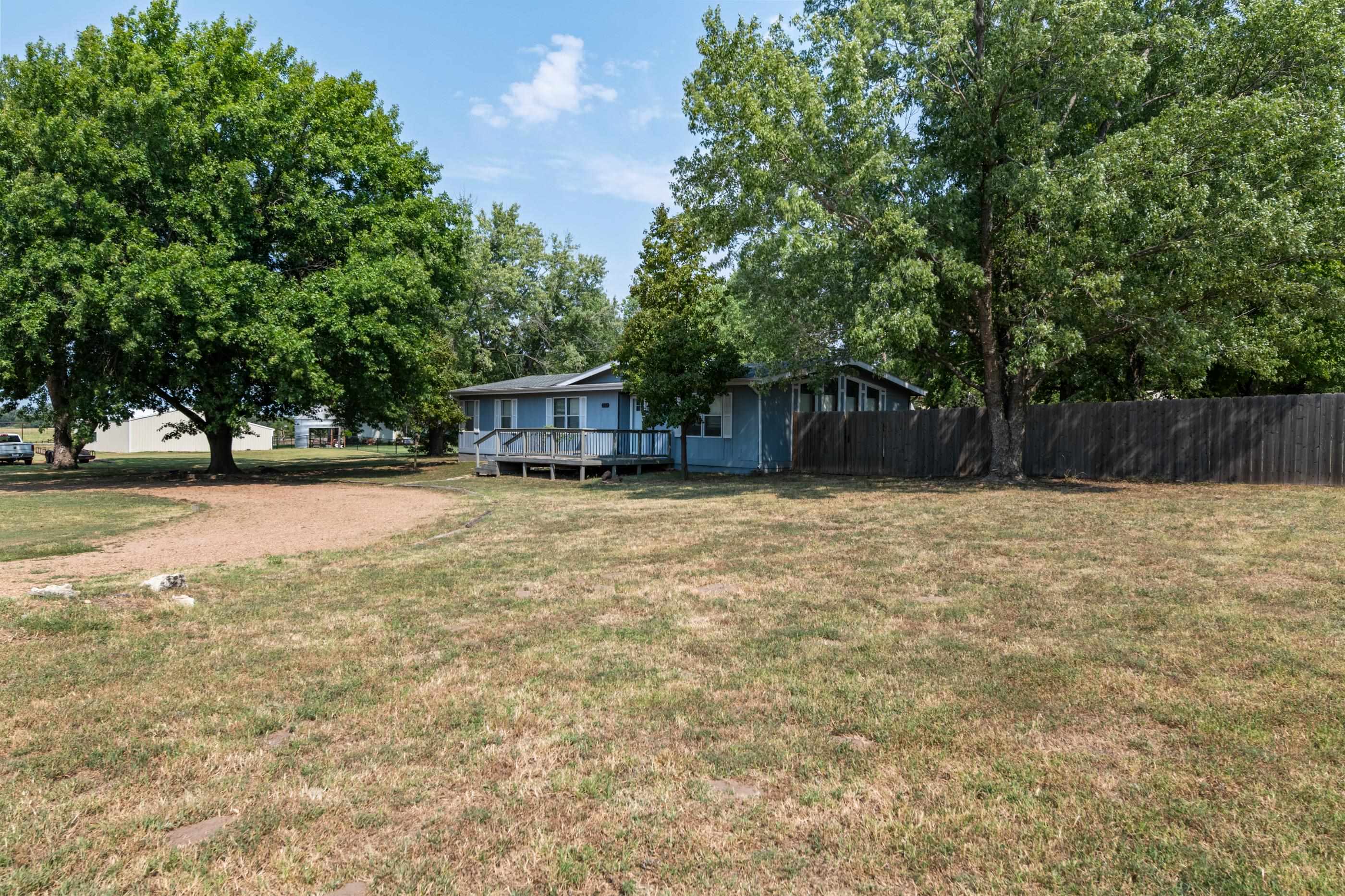 300 Williamson Dr Property Photo 28