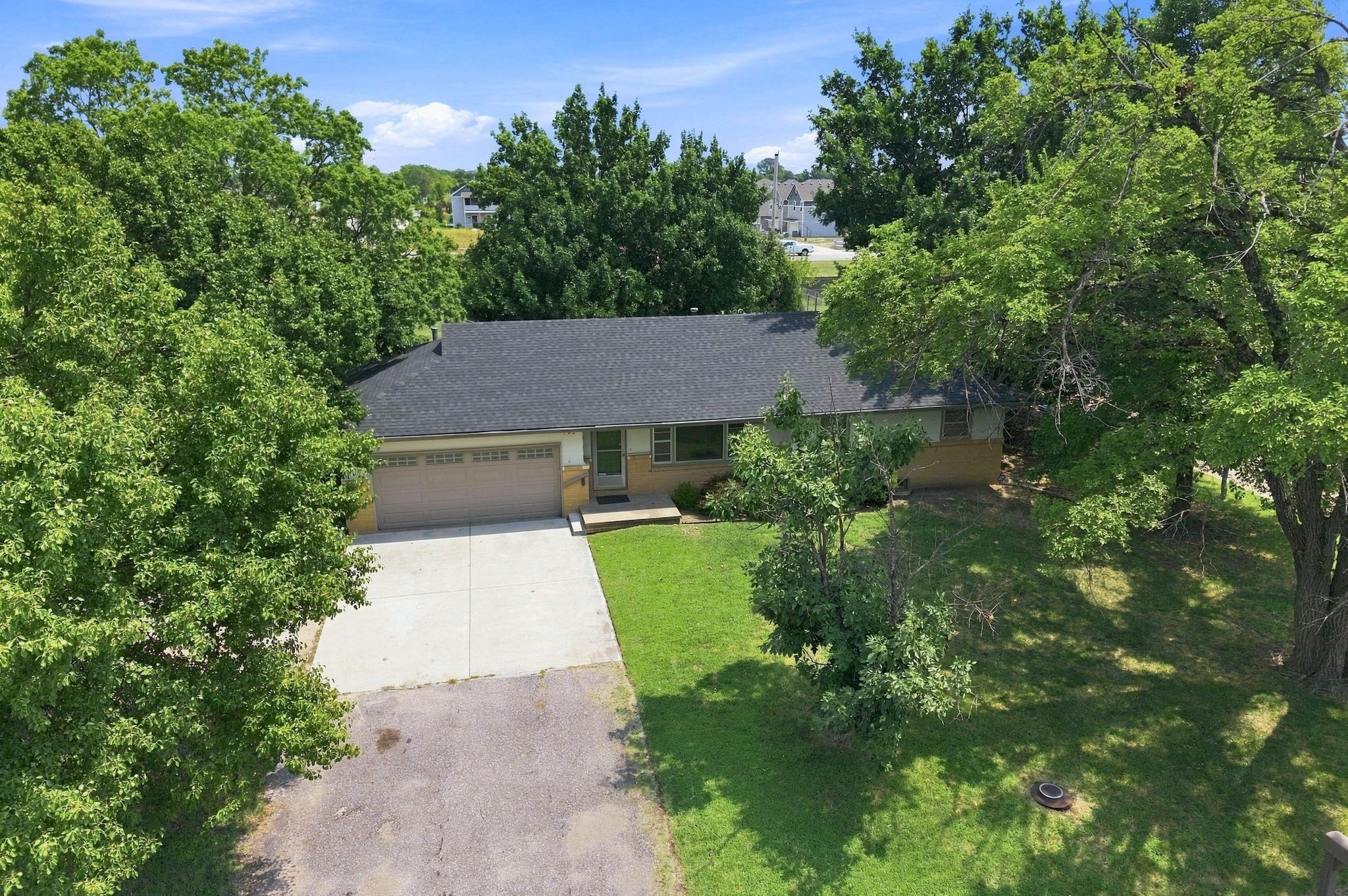 102 S Westview Rd Property Photo 4