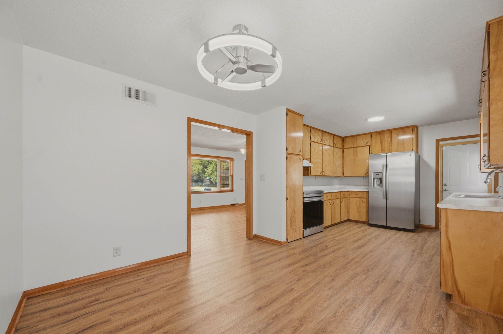 102 S Westview Rd Property Photo 8
