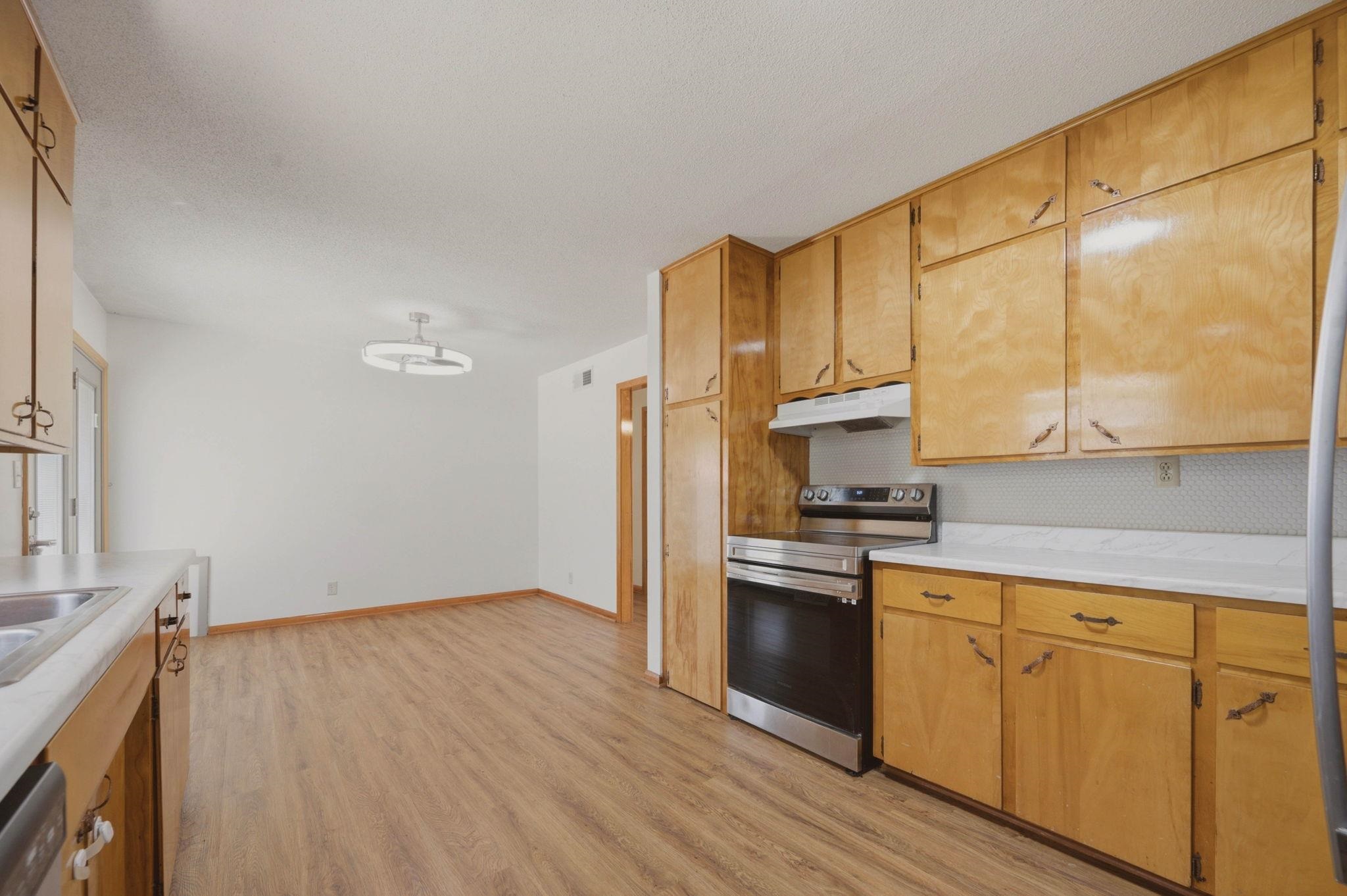 102 S Westview Rd Property Photo 12