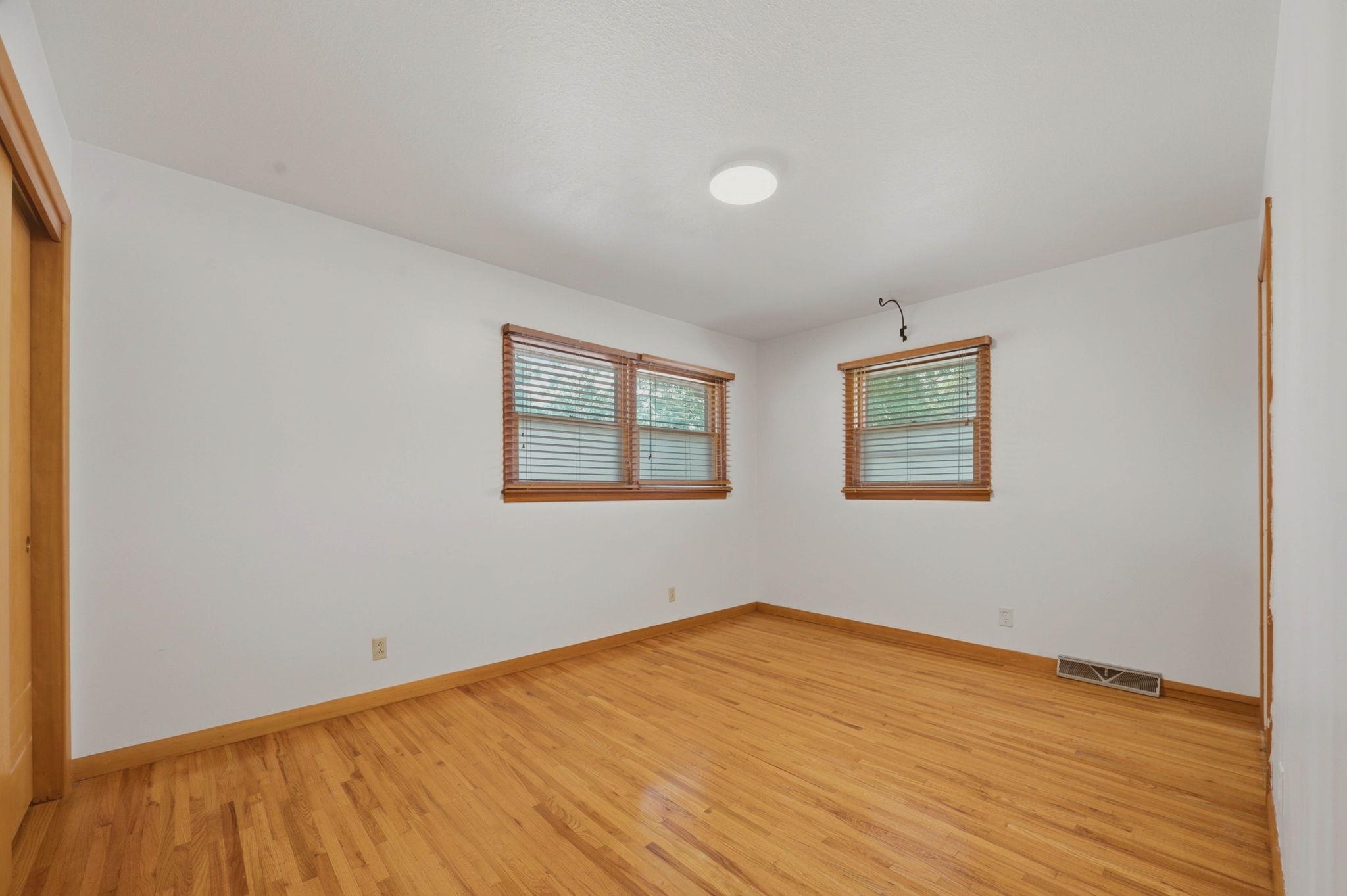 102 S Westview Rd Property Photo 14