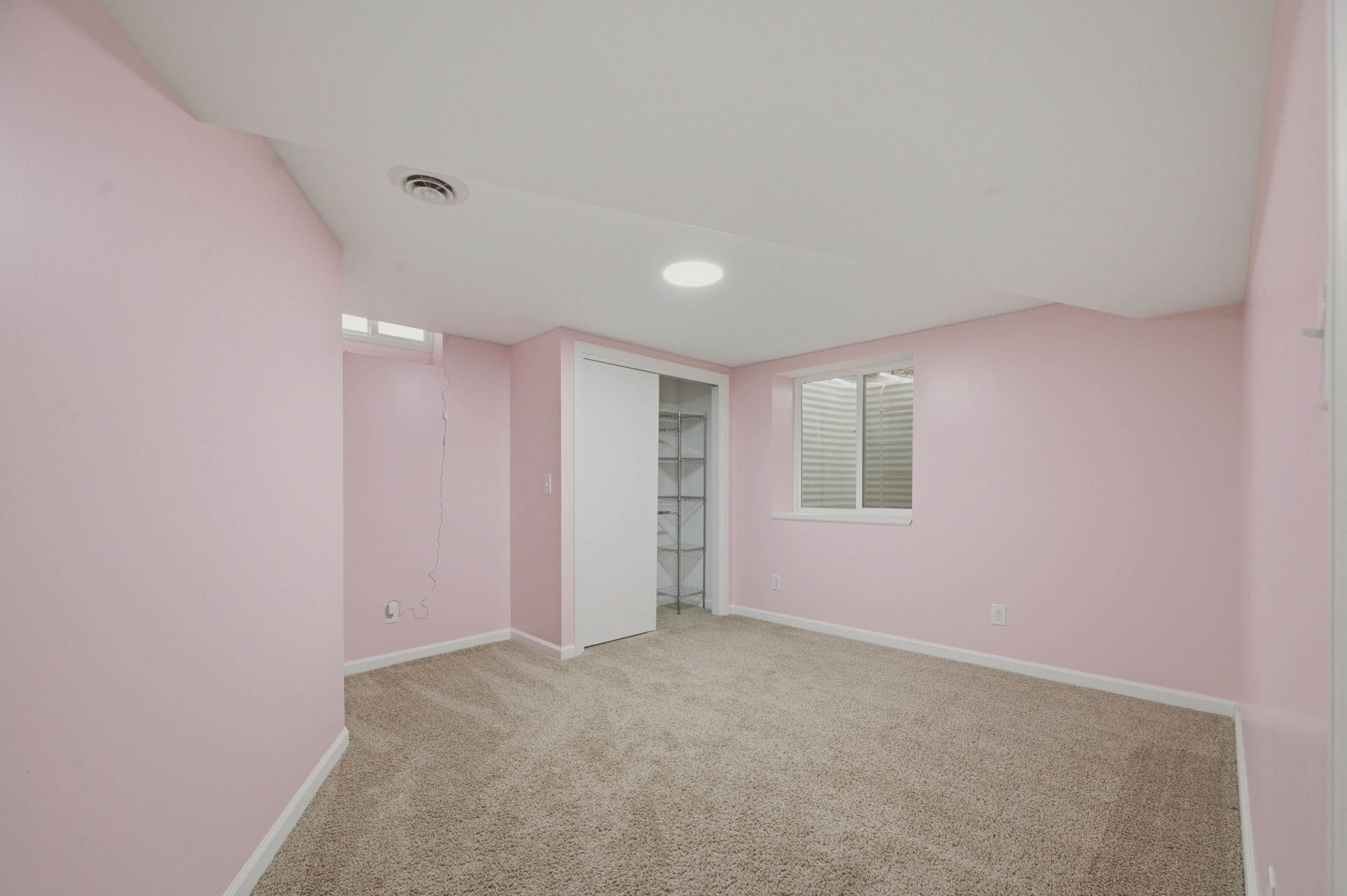102 S Westview Rd Property Photo 24