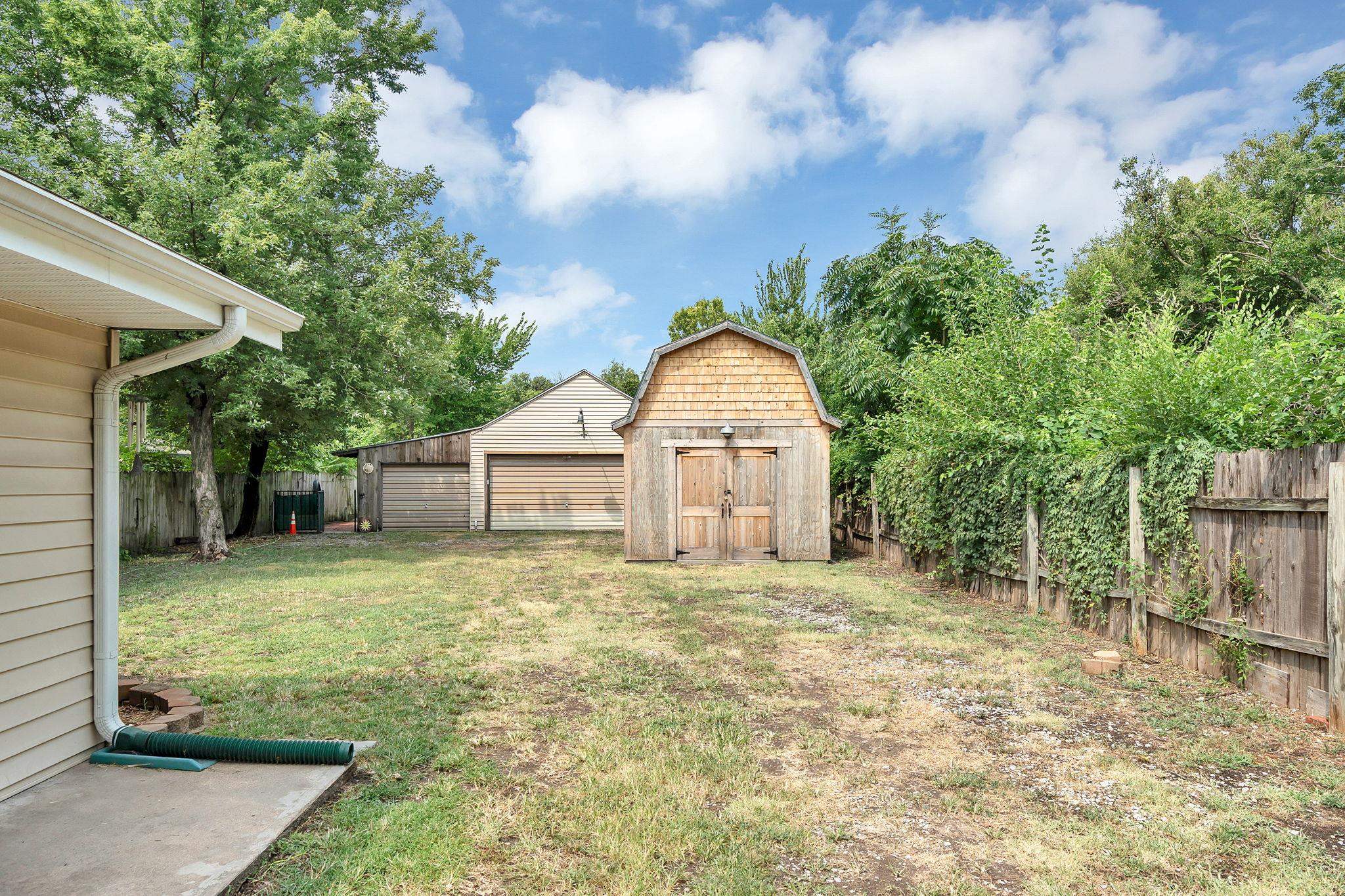 2145 S Hydraulic Ave Property Photo 23