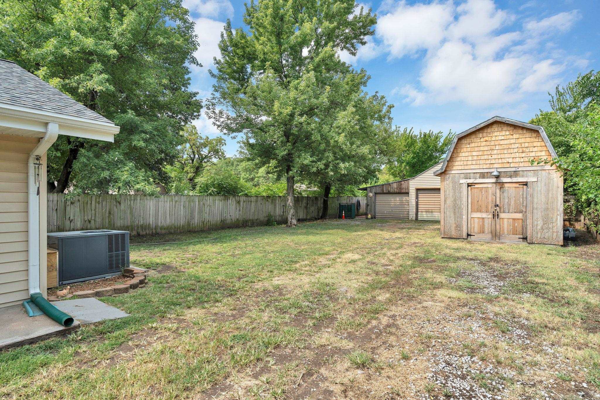 2145 S Hydraulic Ave Property Photo 24