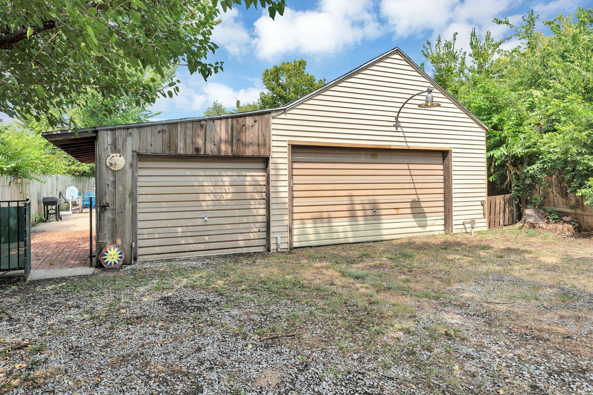 2145 S Hydraulic Ave Property Photo 28
