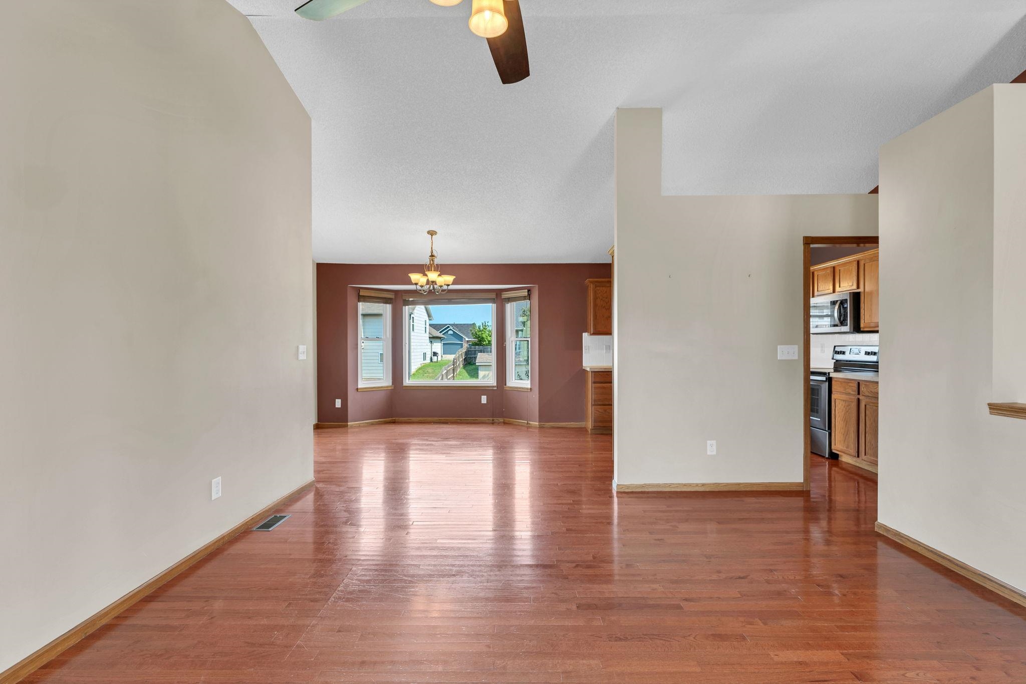 2600 E Evanston St Property Photo 9