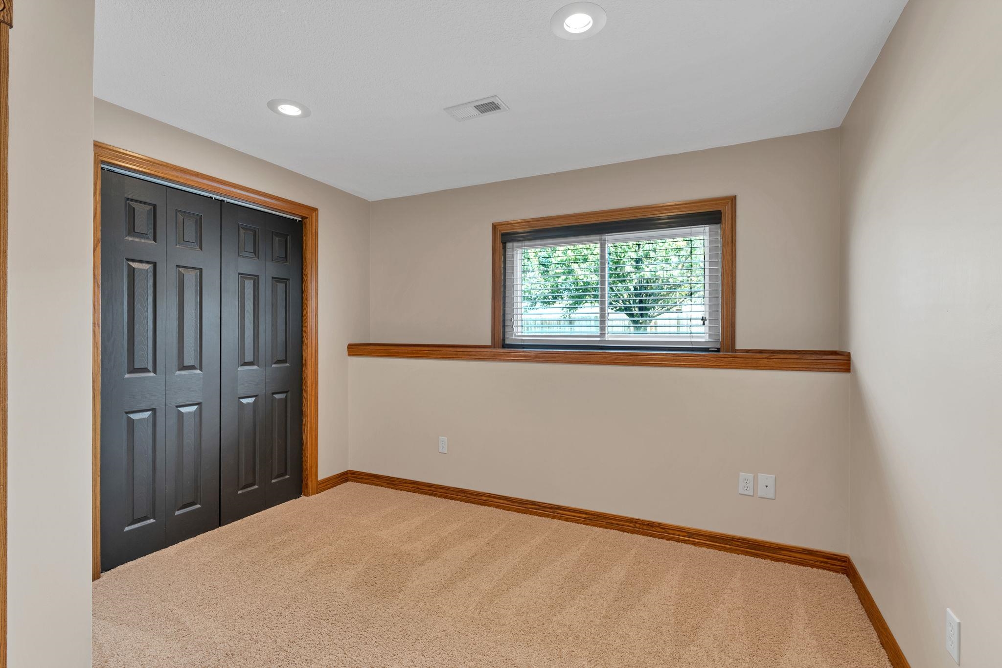 2600 E Evanston St Property Photo 24