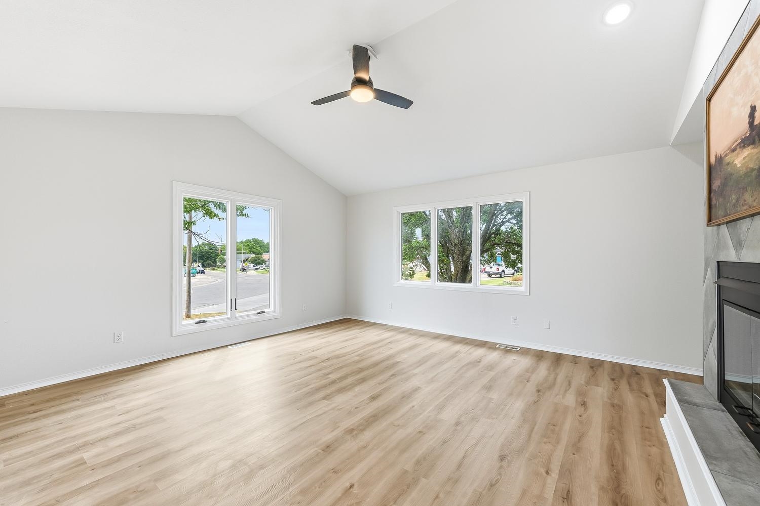 2209 N Woodlawn Blvd Property Photo 3