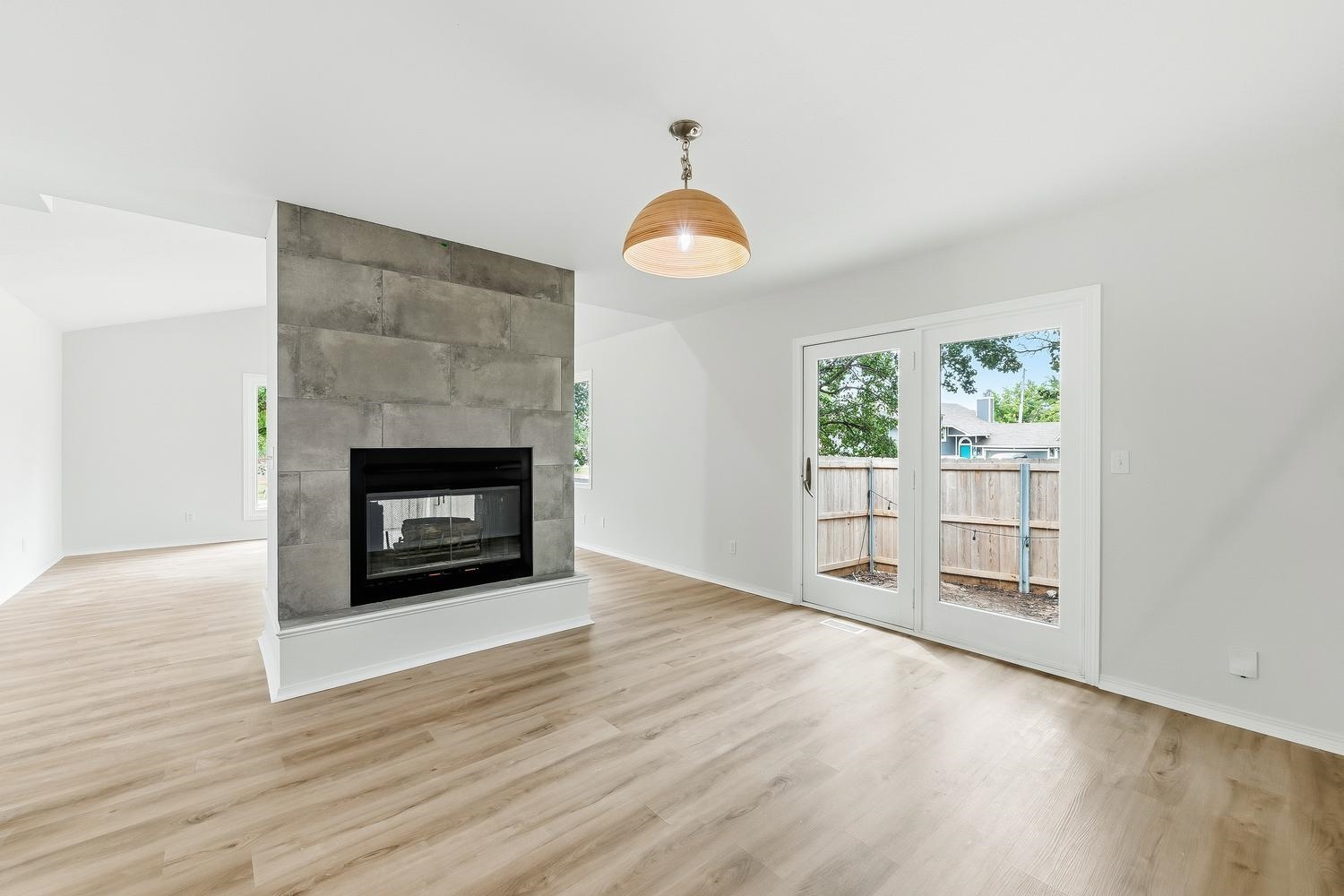 2209 N Woodlawn Blvd Property Photo 14