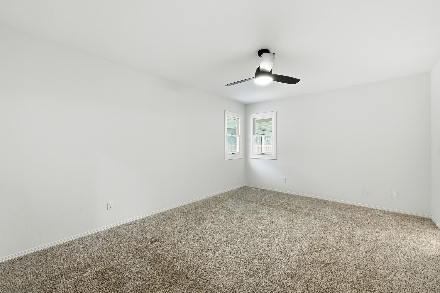 2209 N Woodlawn Blvd Property Photo 15