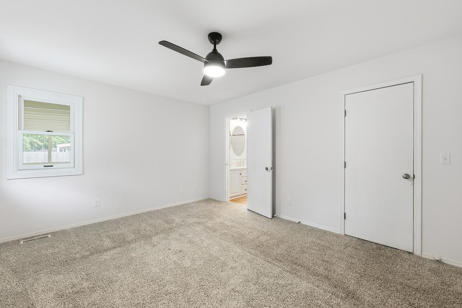 2209 N Woodlawn Blvd Property Photo 16
