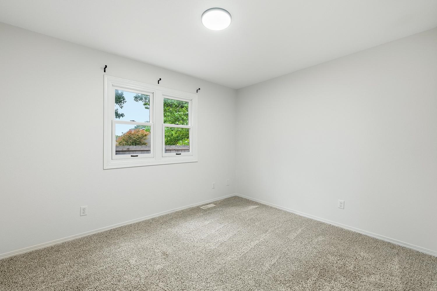 2209 N Woodlawn Blvd Property Photo 20