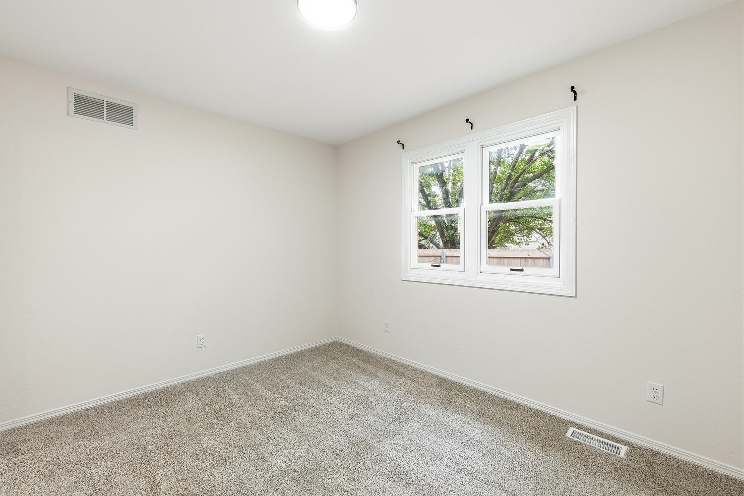 2209 N Woodlawn Blvd Property Photo 21
