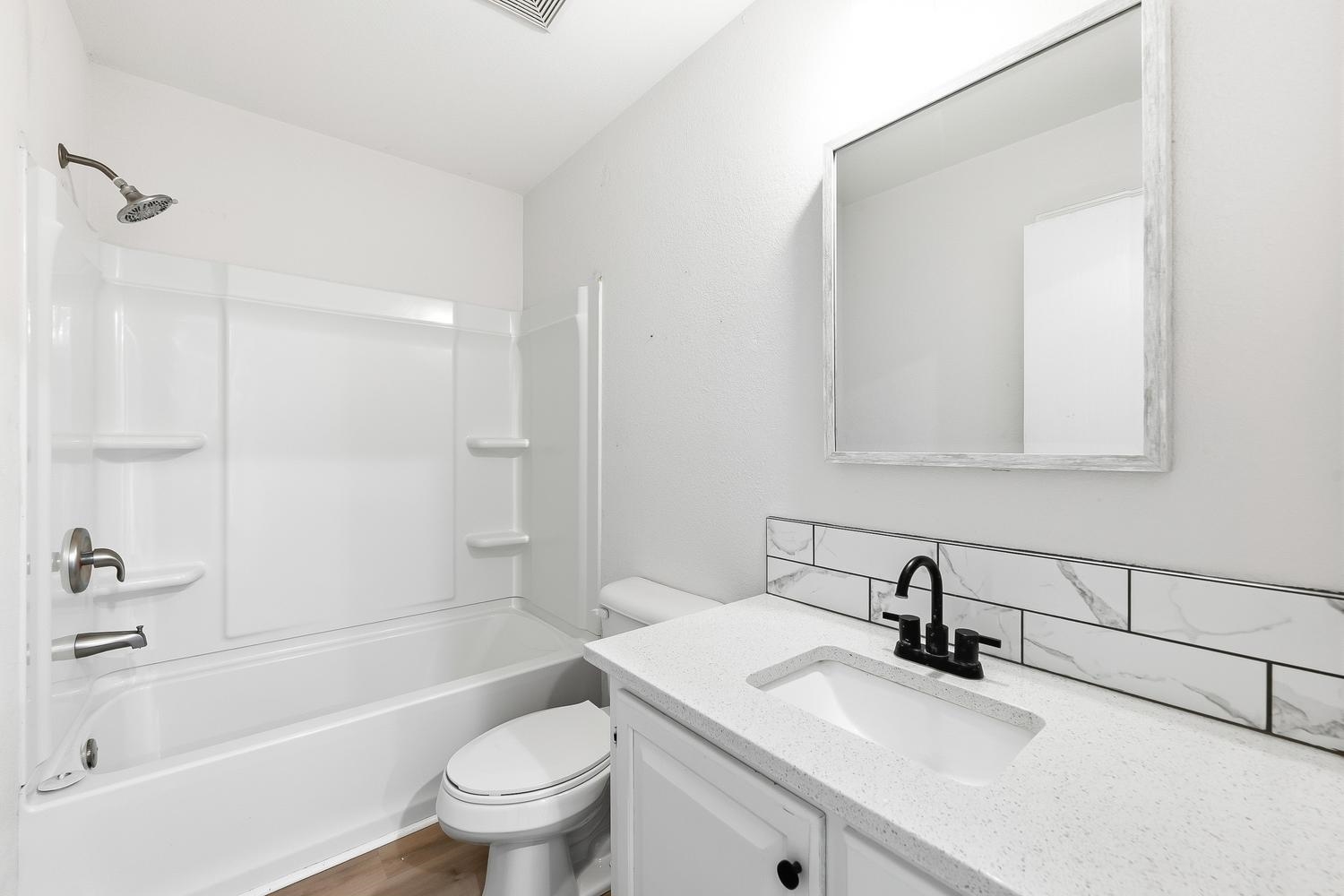 2209 N Woodlawn Blvd Property Photo 22