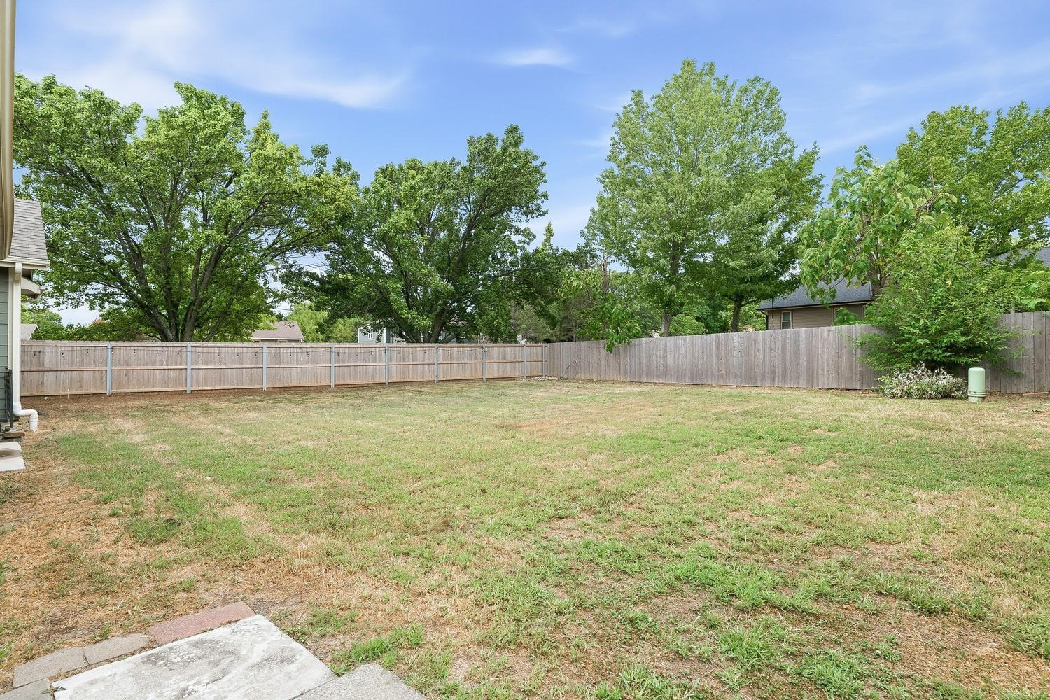 2209 N Woodlawn Blvd Property Photo 30