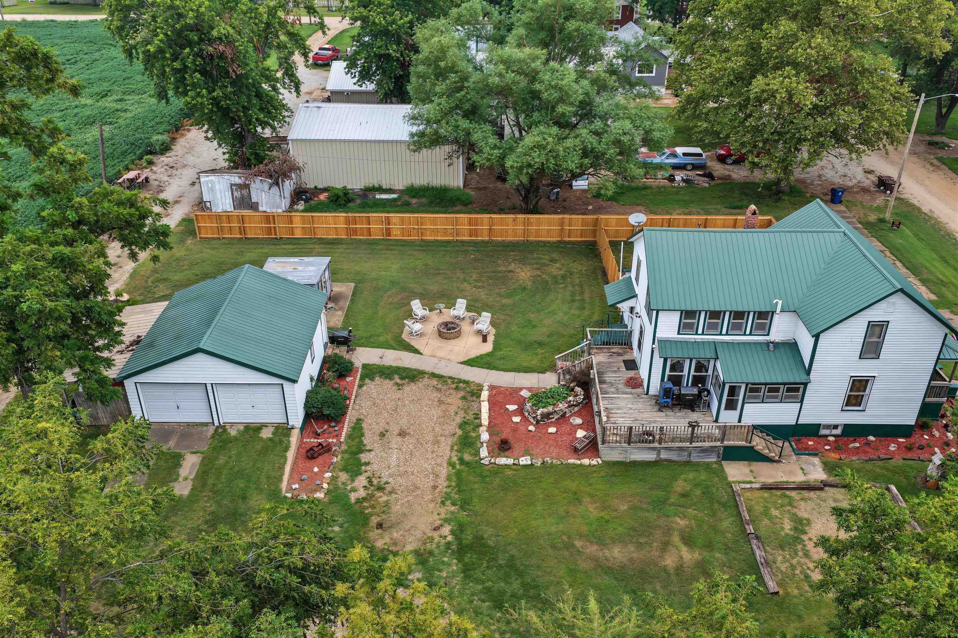 724 N Melbert Ave Property Photo 7