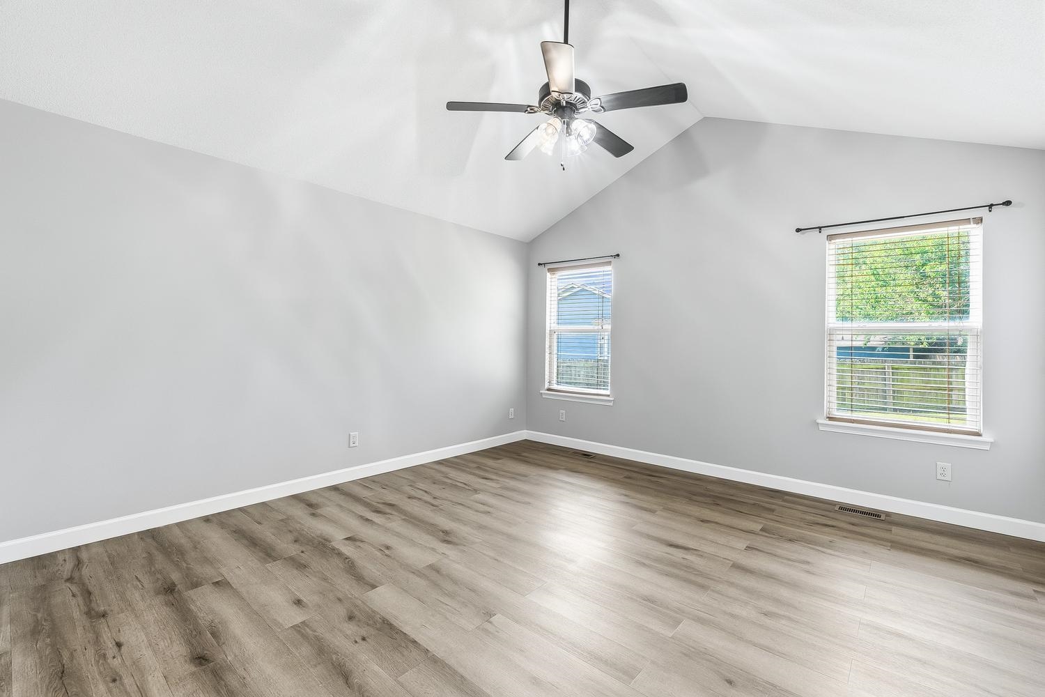 709 S Goebel Property Photo 10