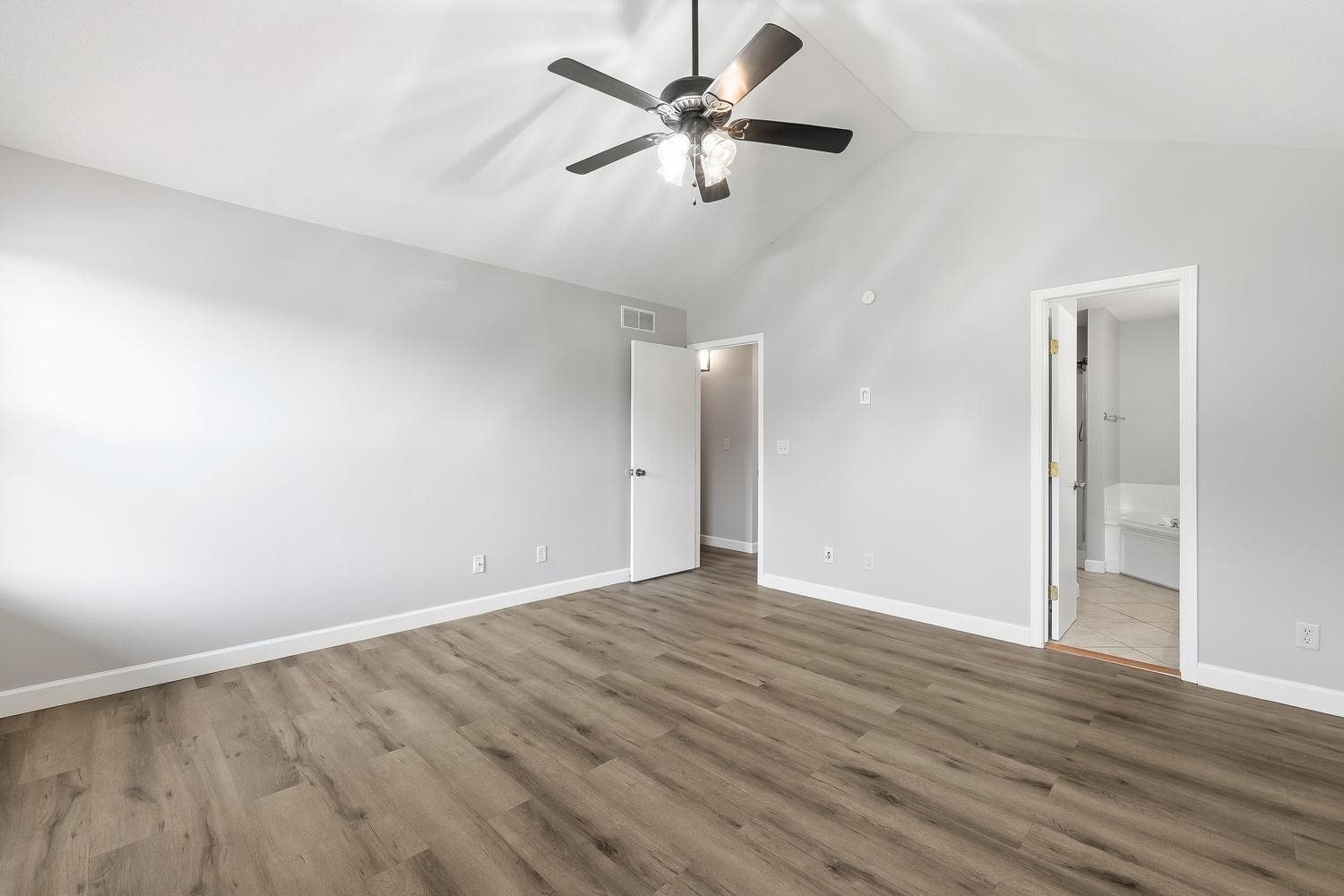709 S Goebel Property Photo 12