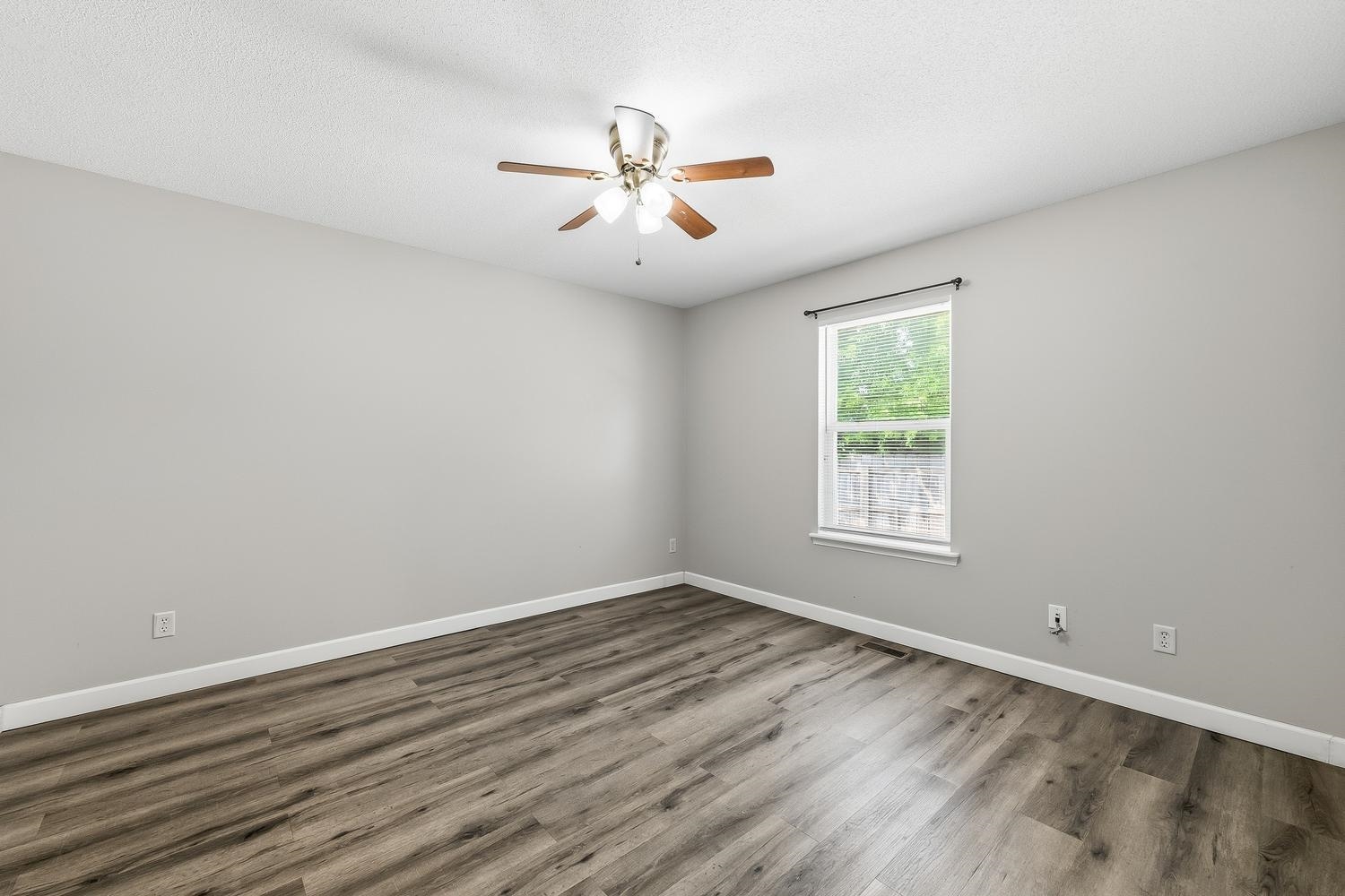 709 S Goebel Property Photo 15