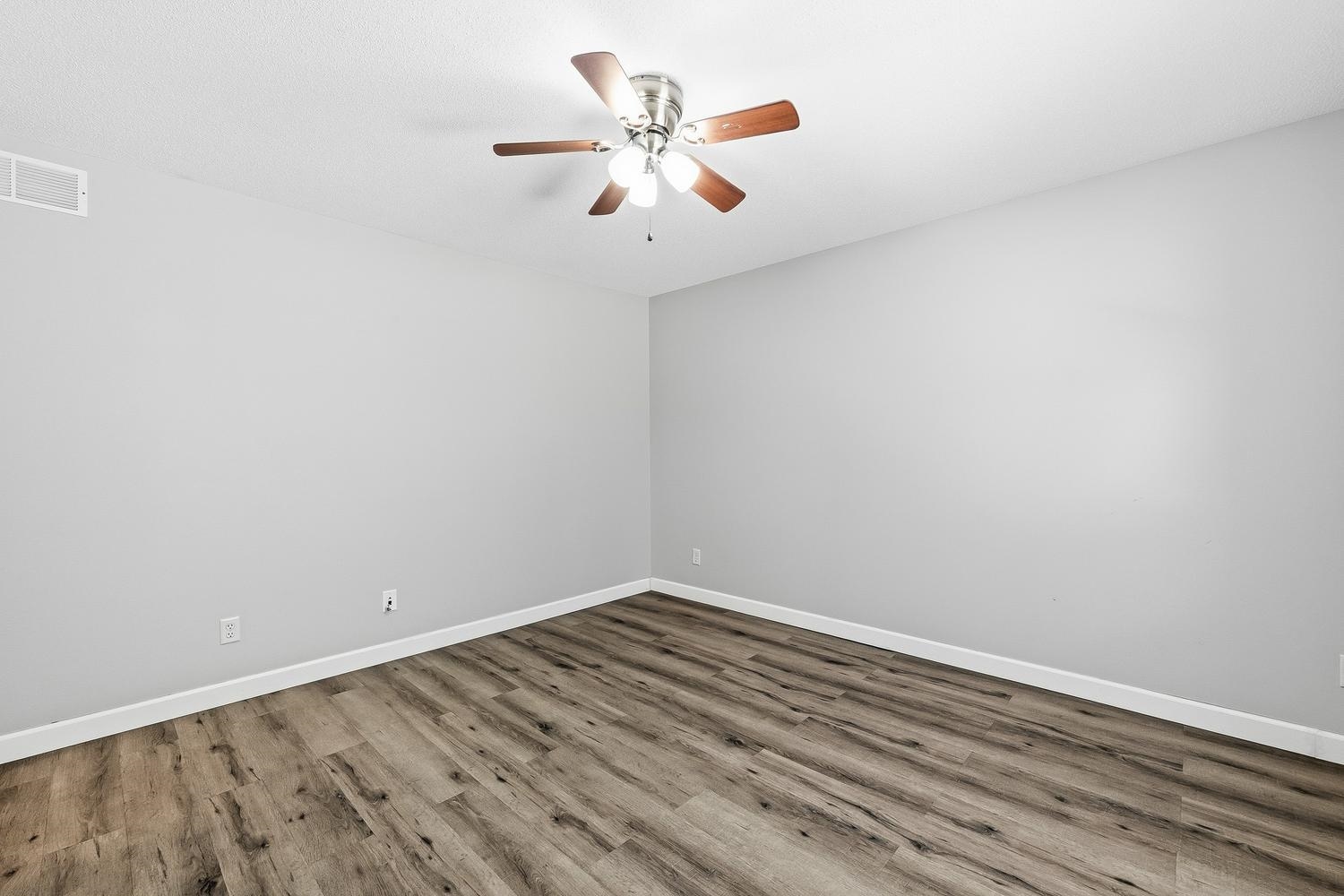 709 S Goebel Property Photo 18