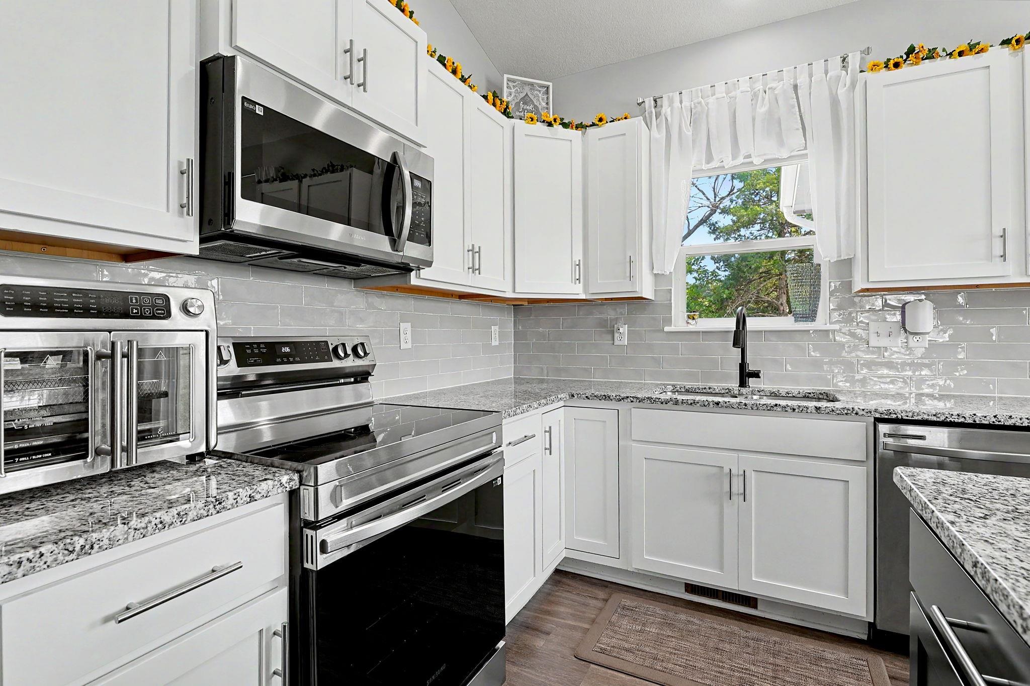 1237 E Sontag Property Photo 8
