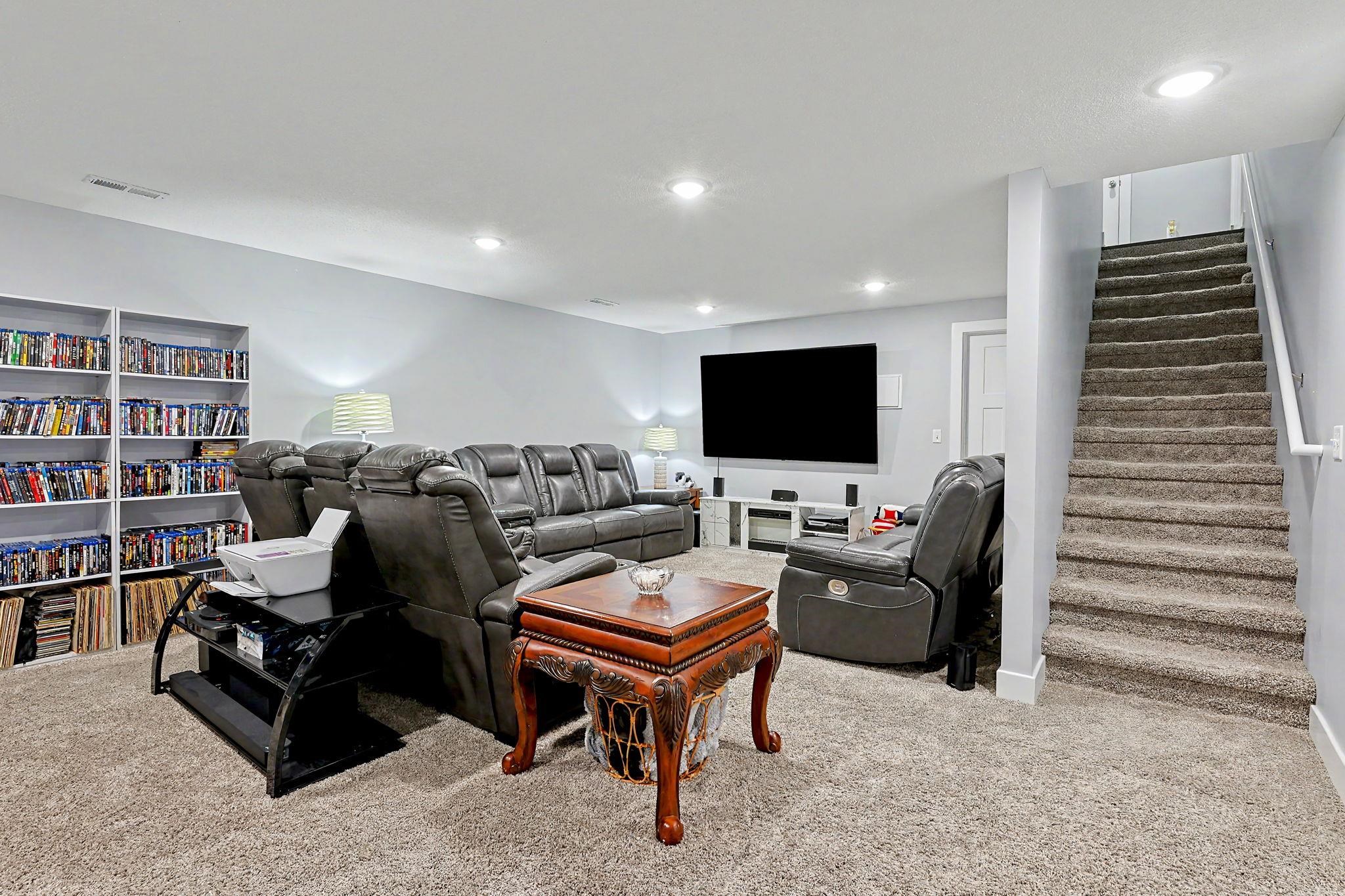 1237 E Sontag Property Photo 21