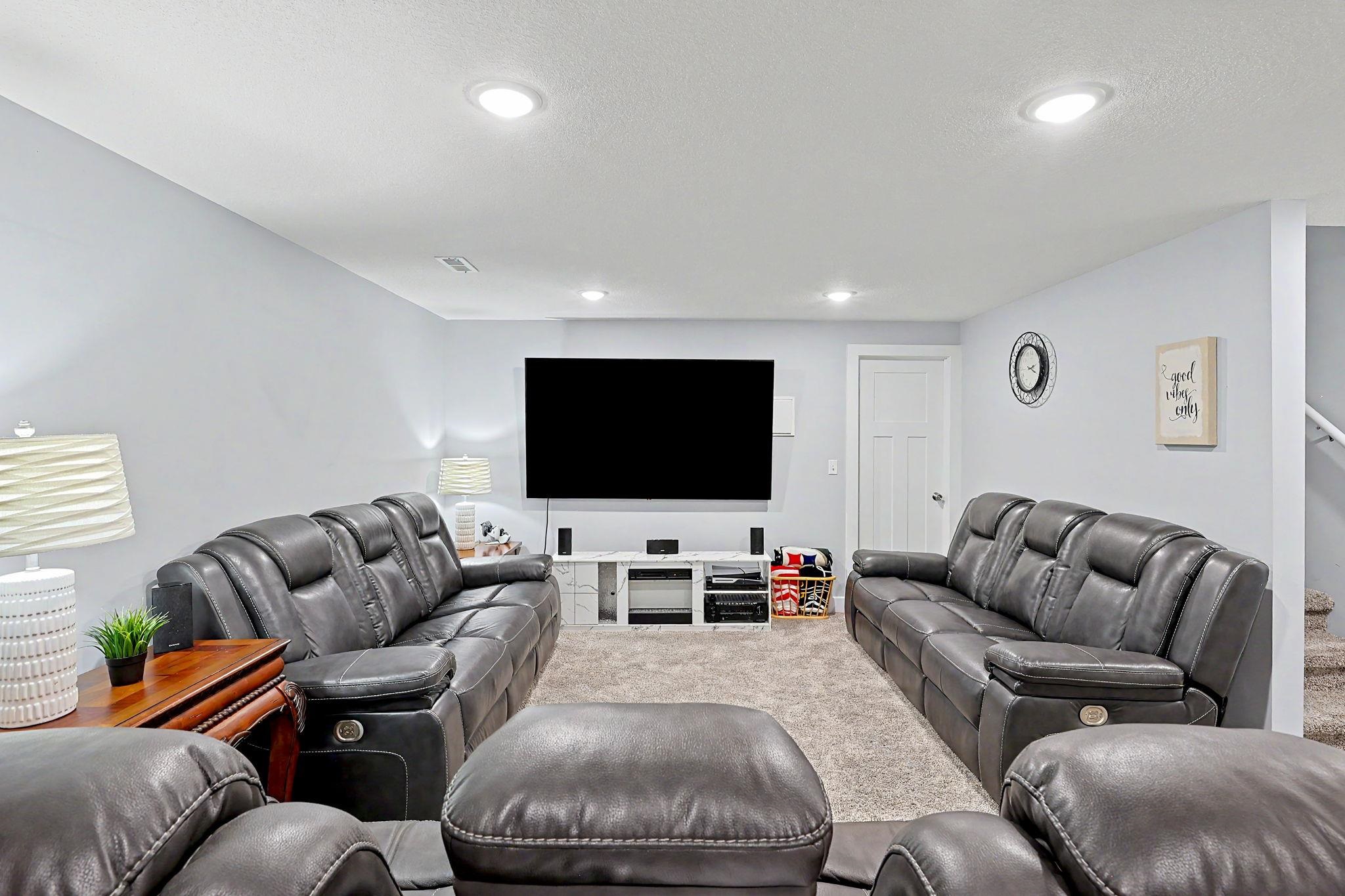 1237 E Sontag Property Photo 22