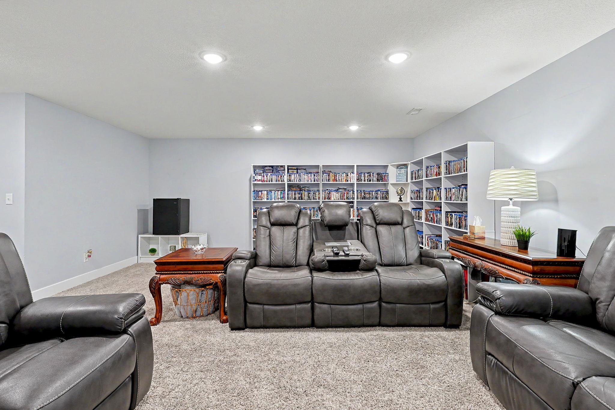 1237 E Sontag Property Photo 23
