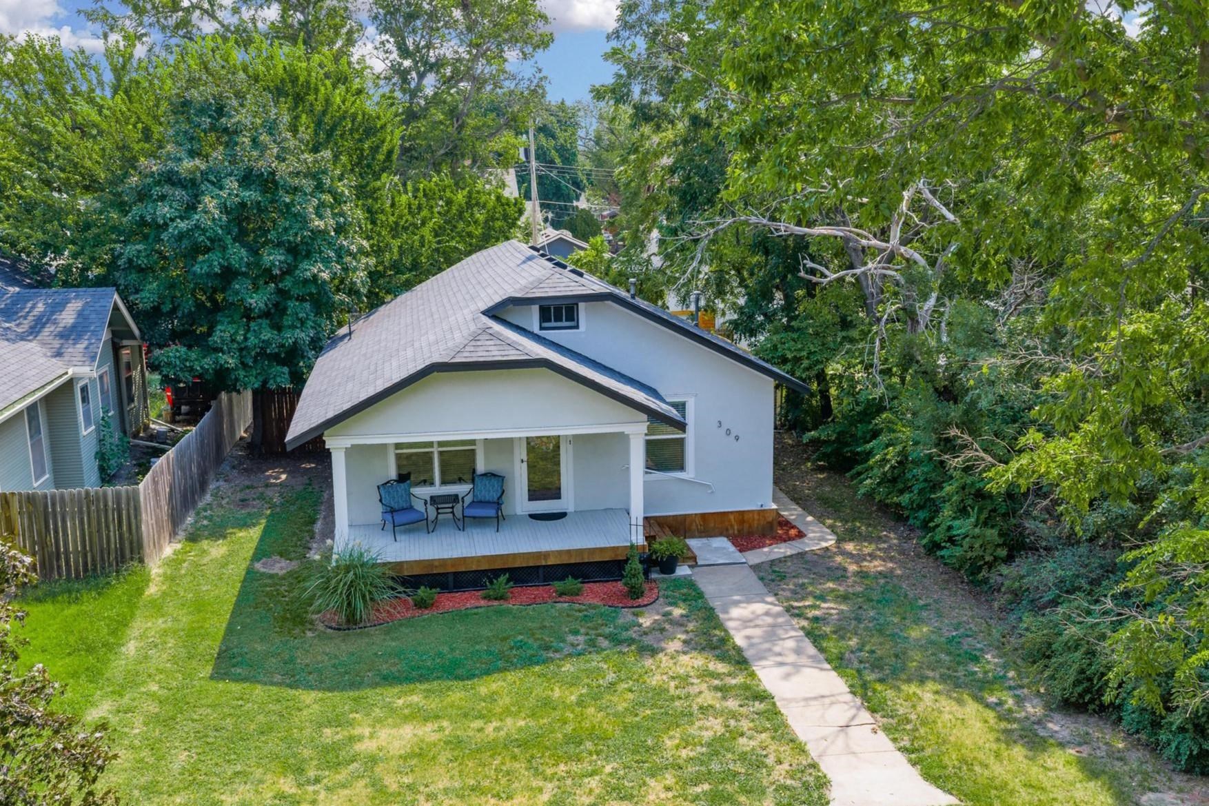 309 N C St Property Photo 1