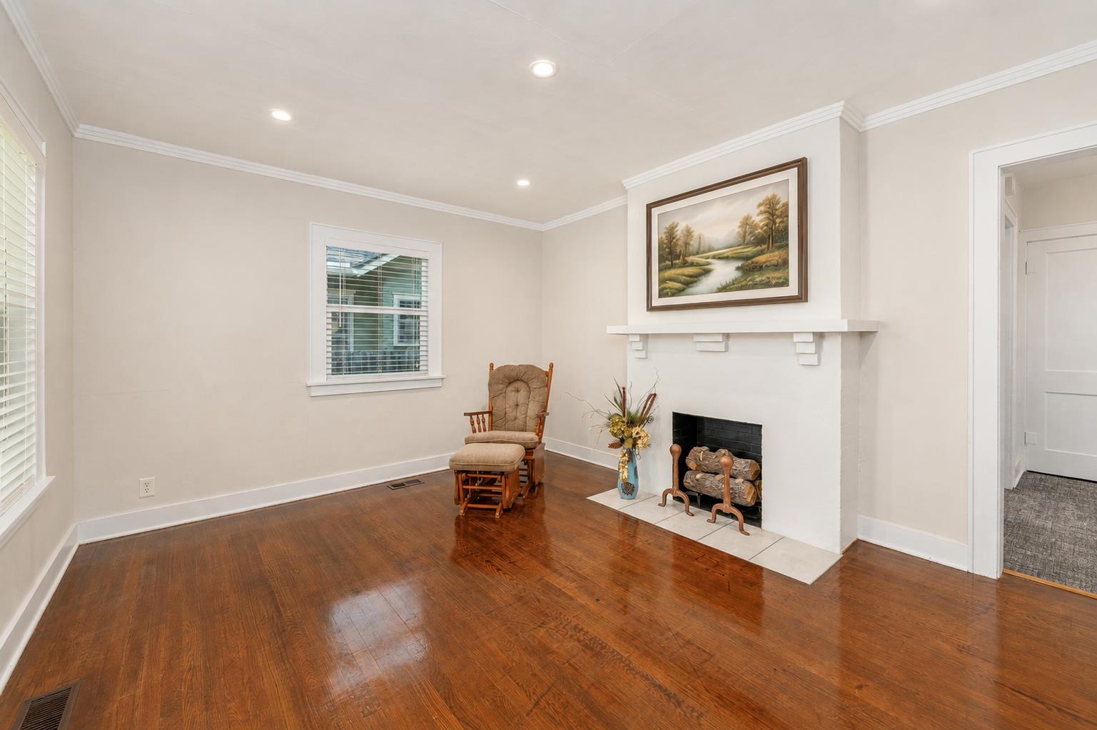 309 N C St Property Photo 2