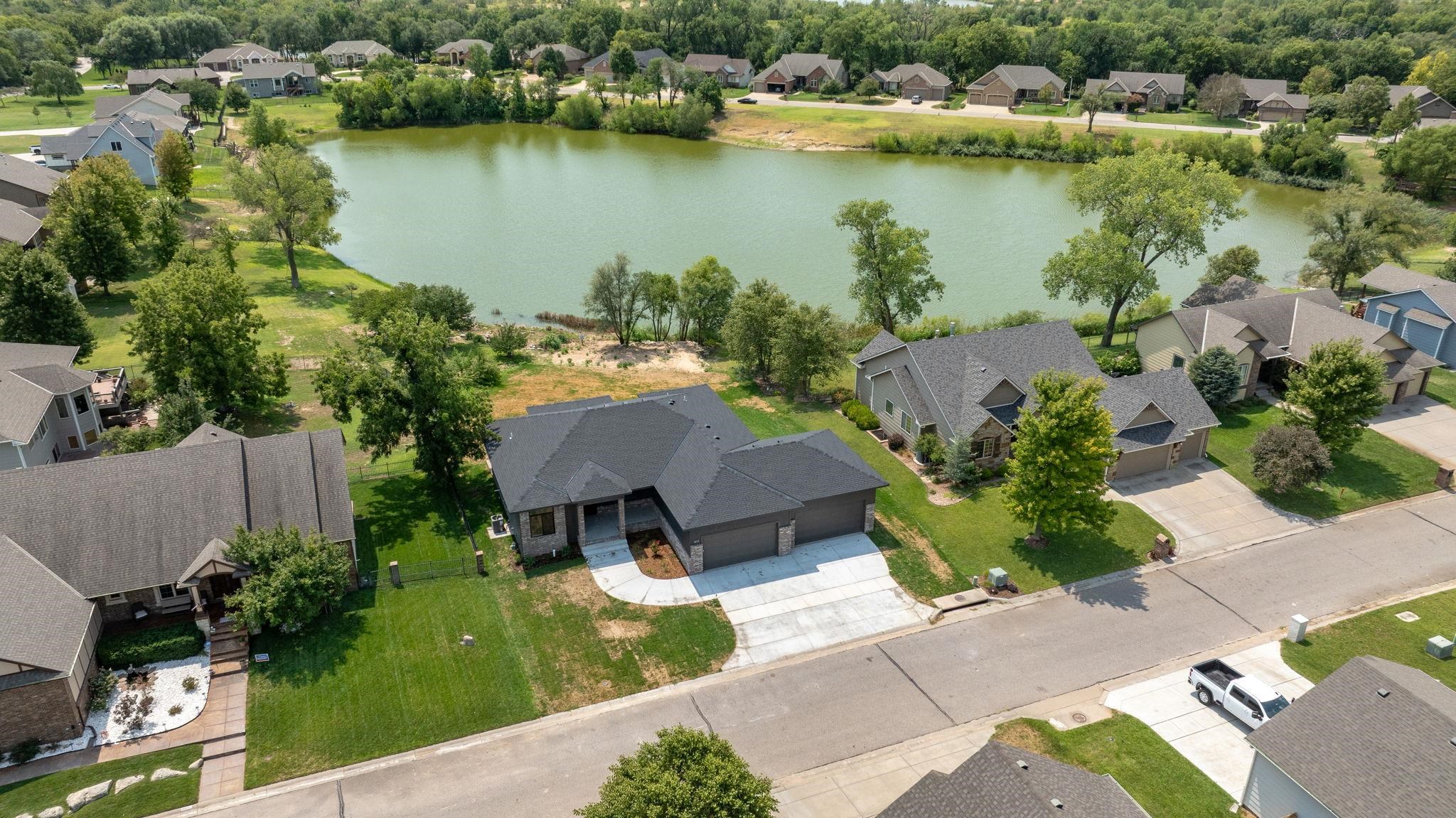 3117 E Sunflower Dr Property Photo 2