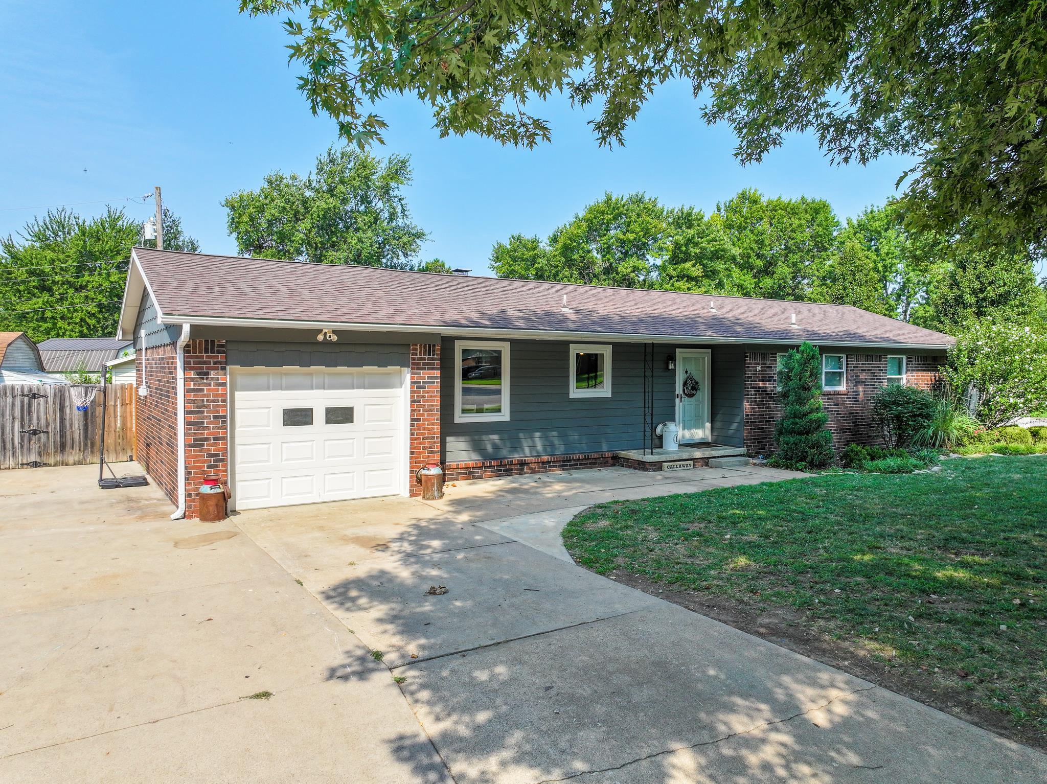 1673 N Lawndale Ave Property Photo 2