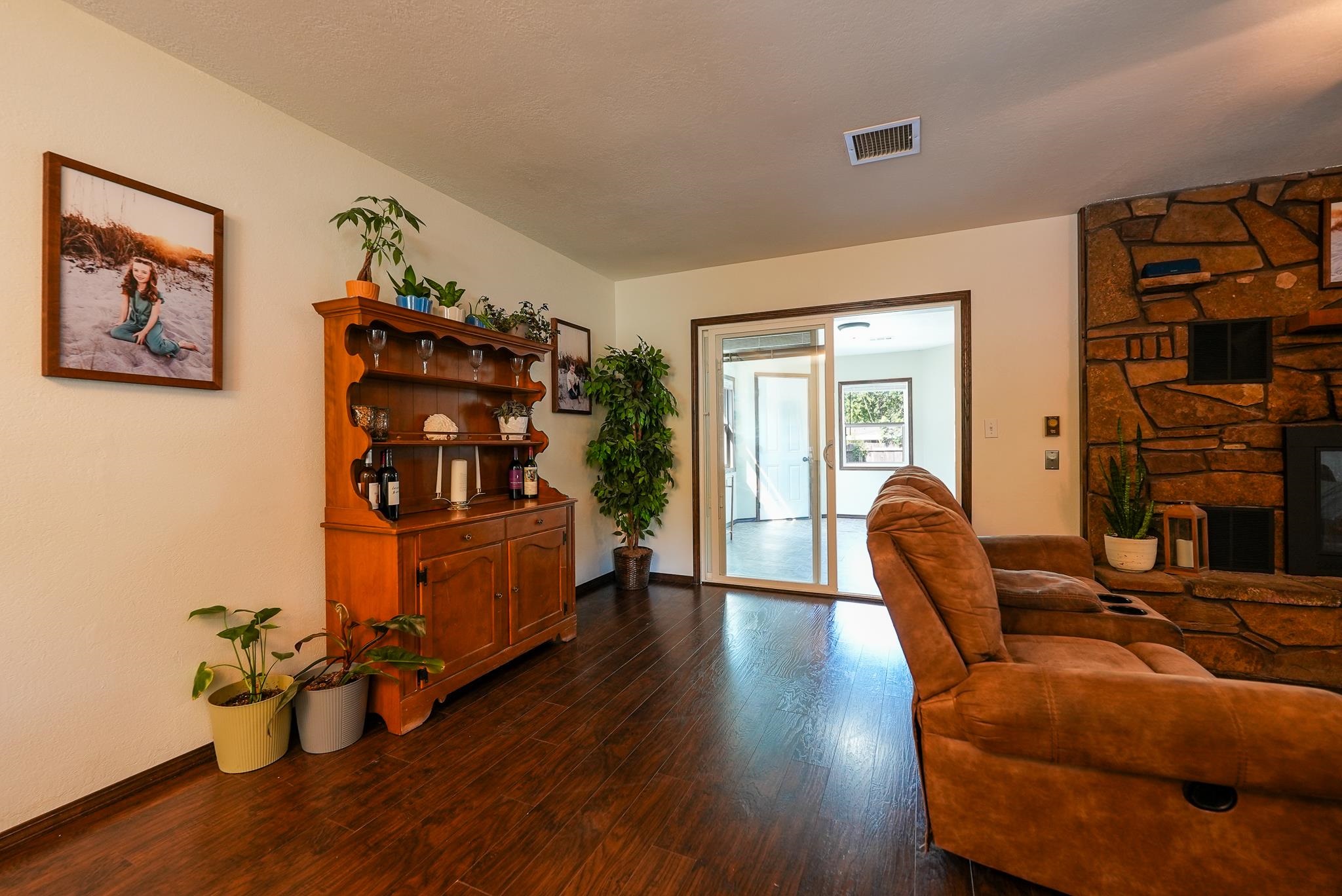1673 N Lawndale Ave Property Photo 11