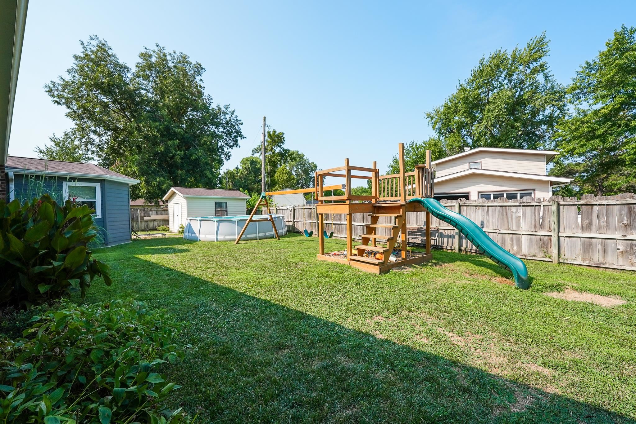1673 N Lawndale Ave Property Photo 27