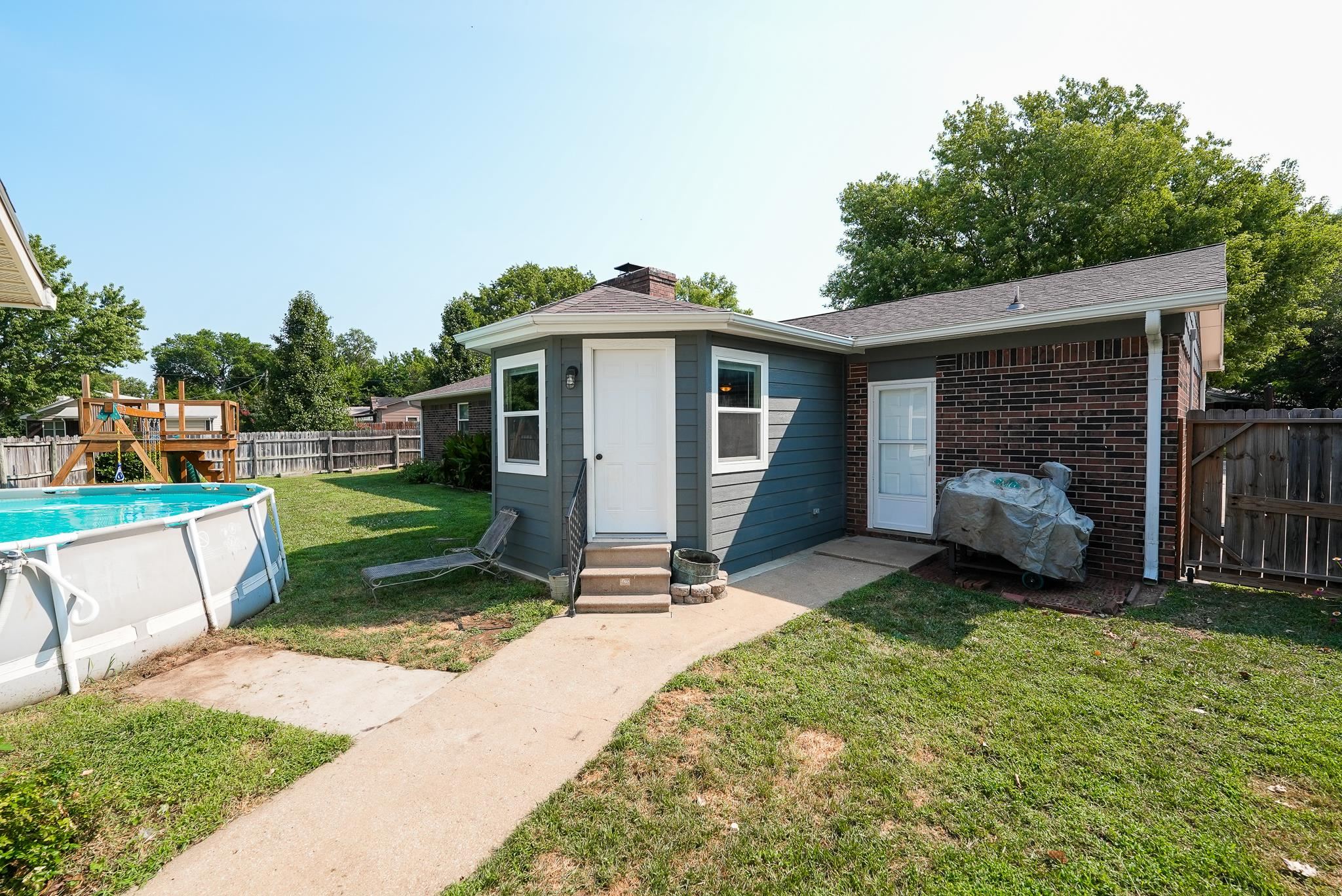 1673 N Lawndale Ave Property Photo 29
