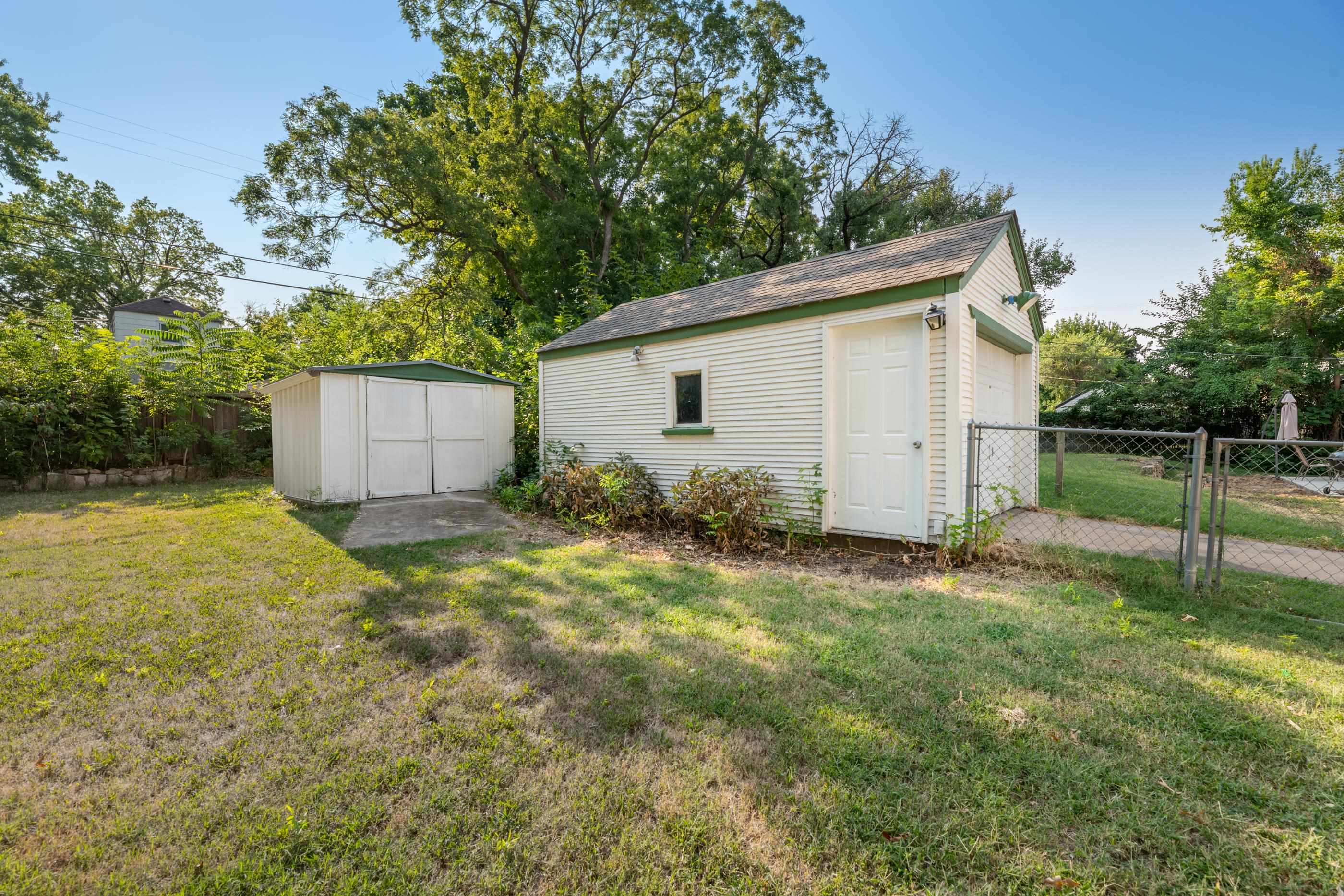 938 S Holyoke Property Photo 34