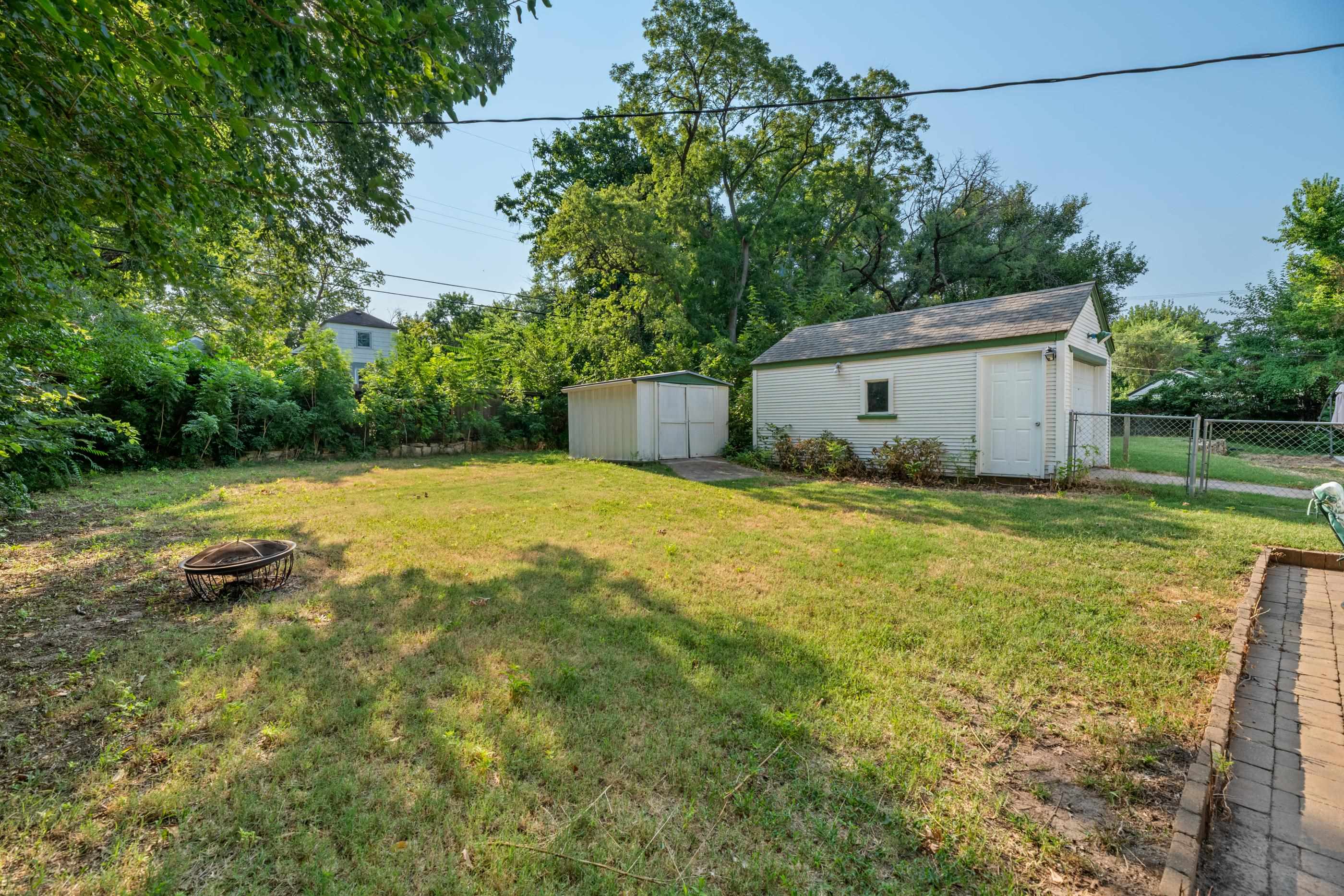 938 S Holyoke Property Photo 36