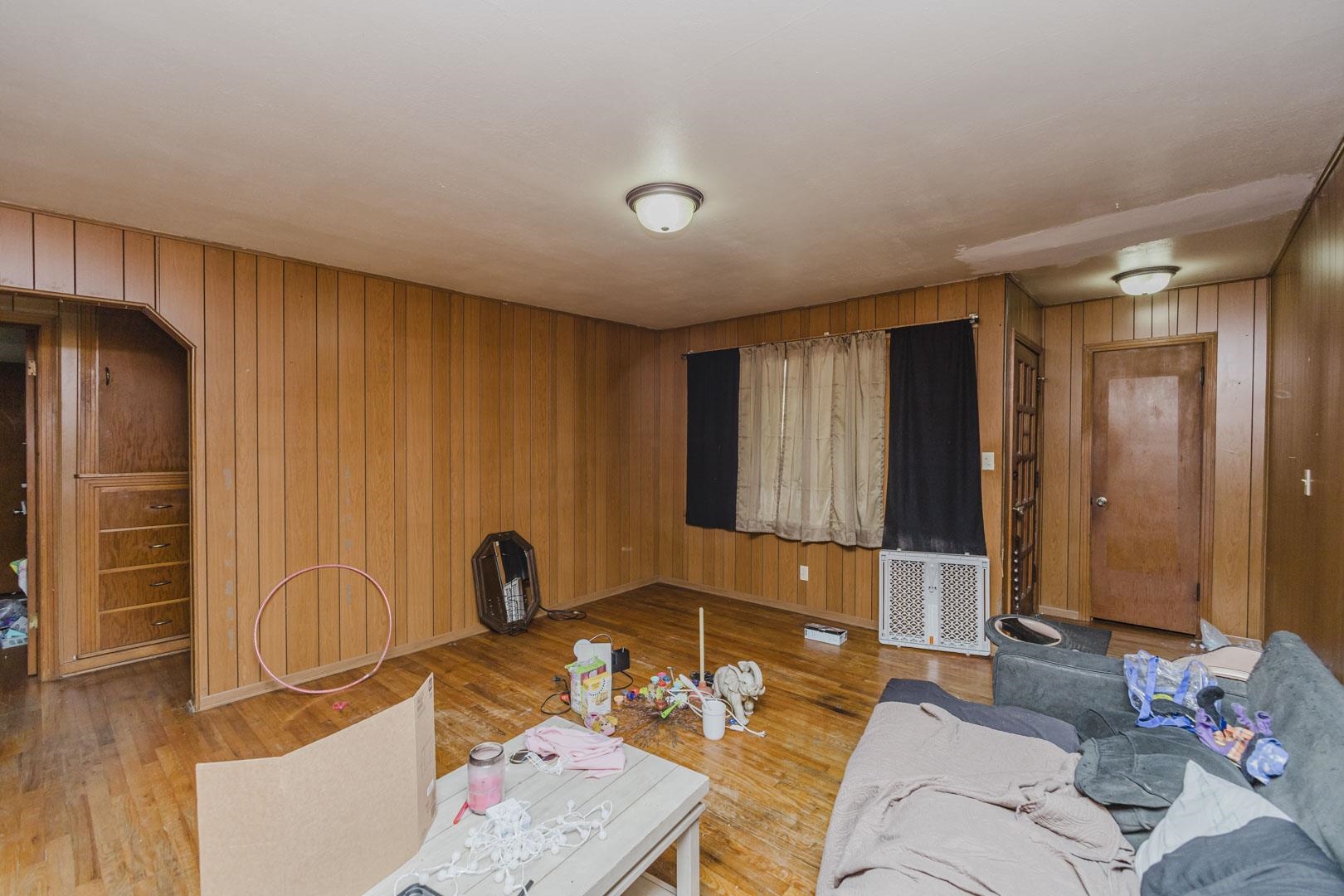 1942 N Jeanette Property Photo 3