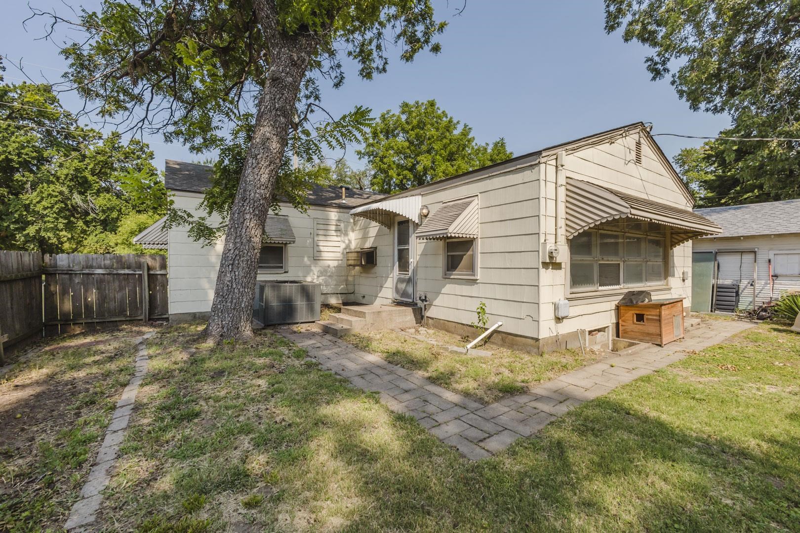 1942 N Jeanette Property Photo 22