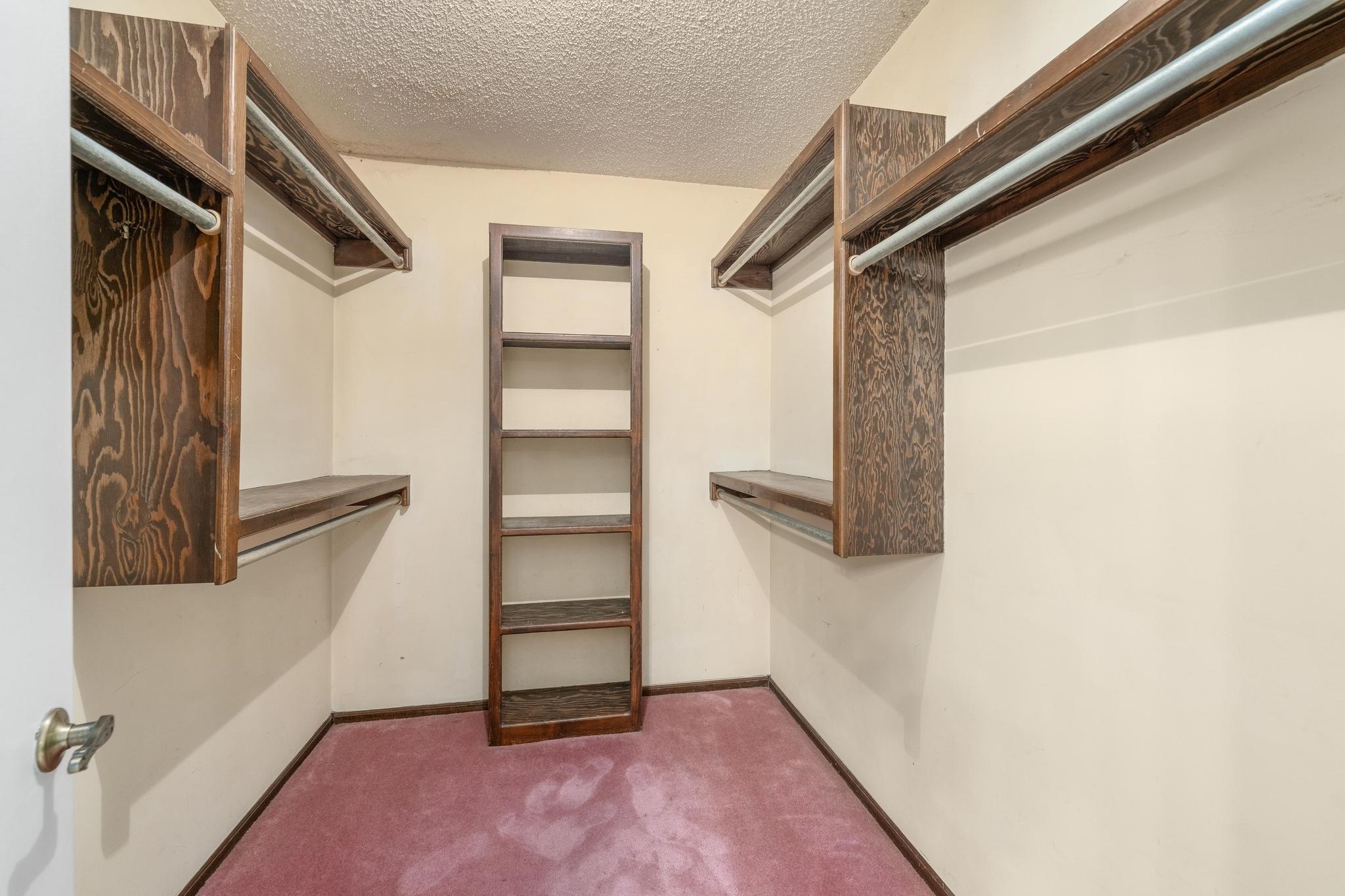 1441 N Lark Ln Property Photo 13