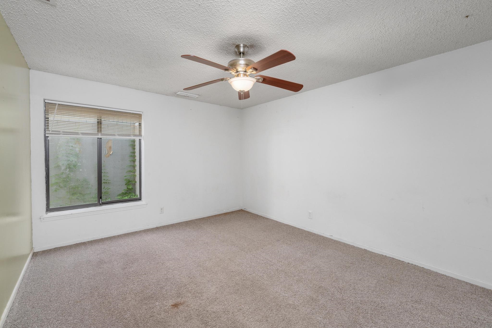 1441 N Lark Ln Property Photo 26