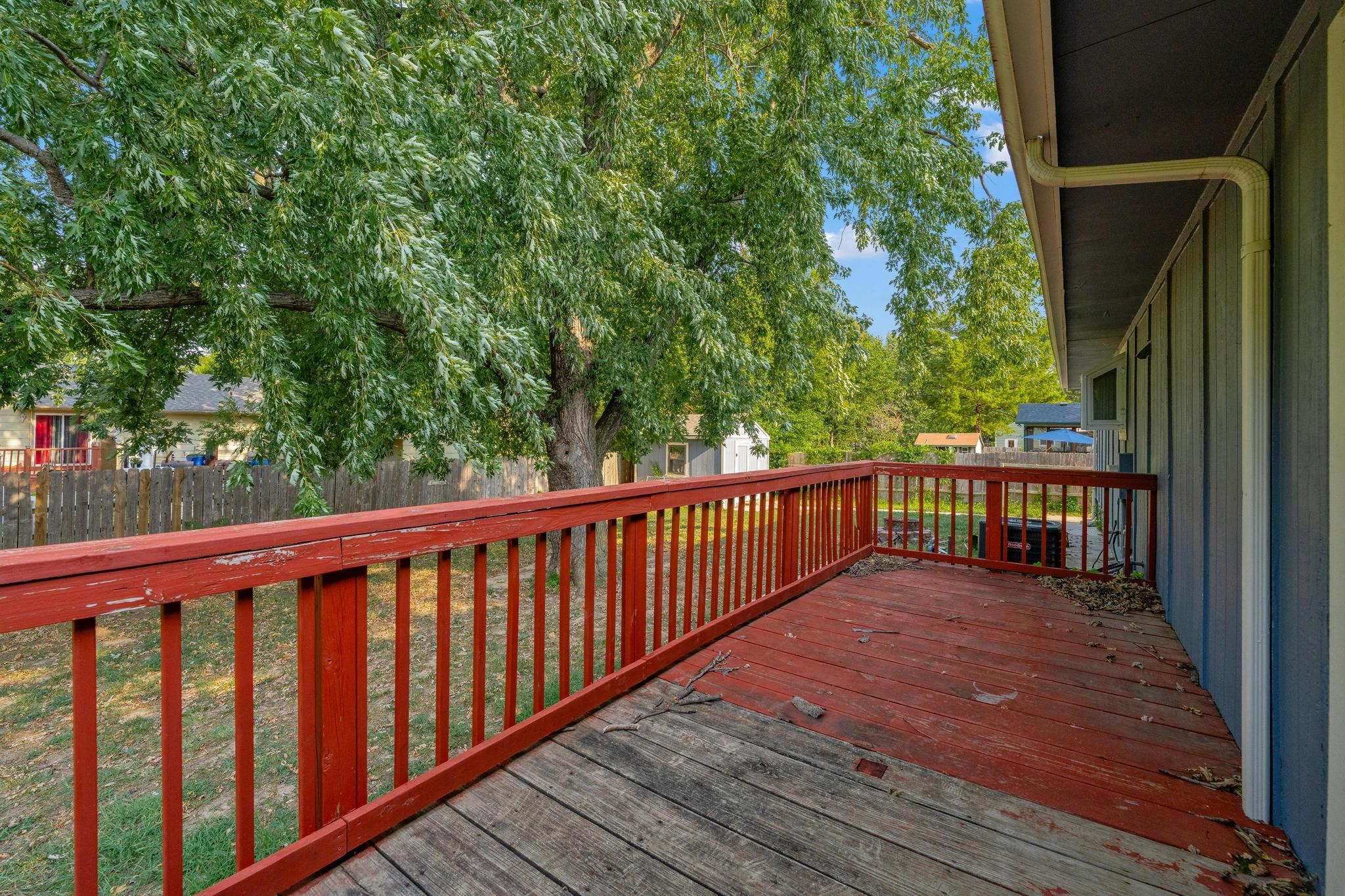 1441 N Lark Ln Property Photo 29