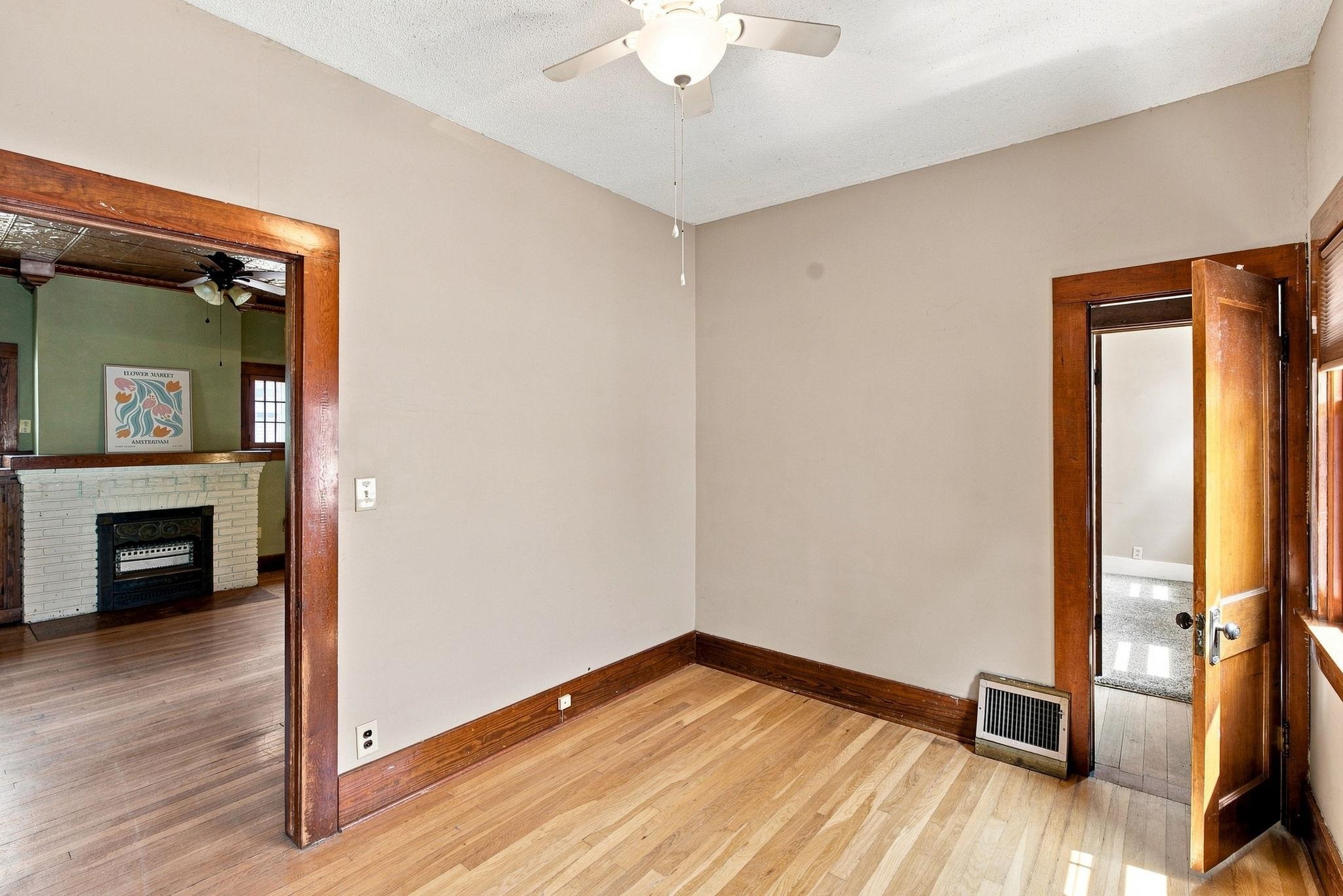 842 N Litchfield Ave Property Photo 4
