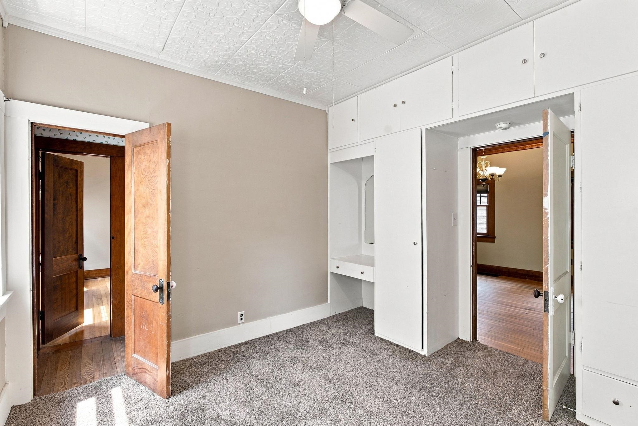 842 N Litchfield Ave Property Photo 8