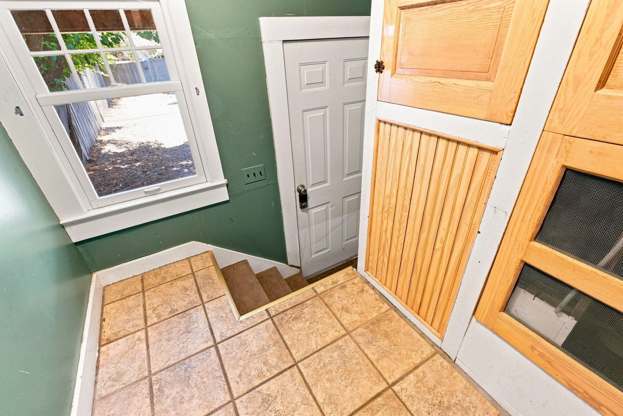 842 N Litchfield Ave Property Photo 14