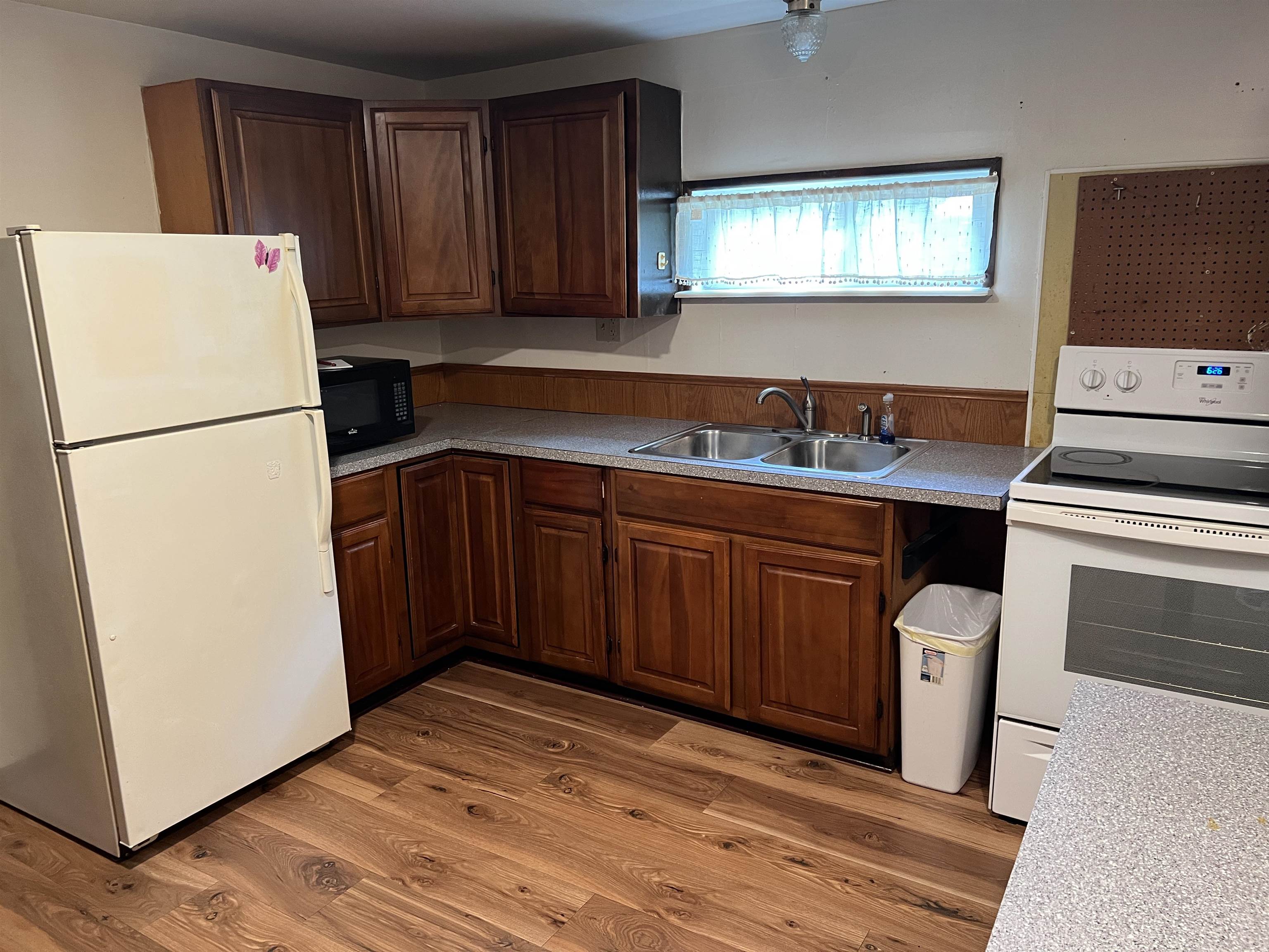 1328 W Oklahoma Property Photo 8