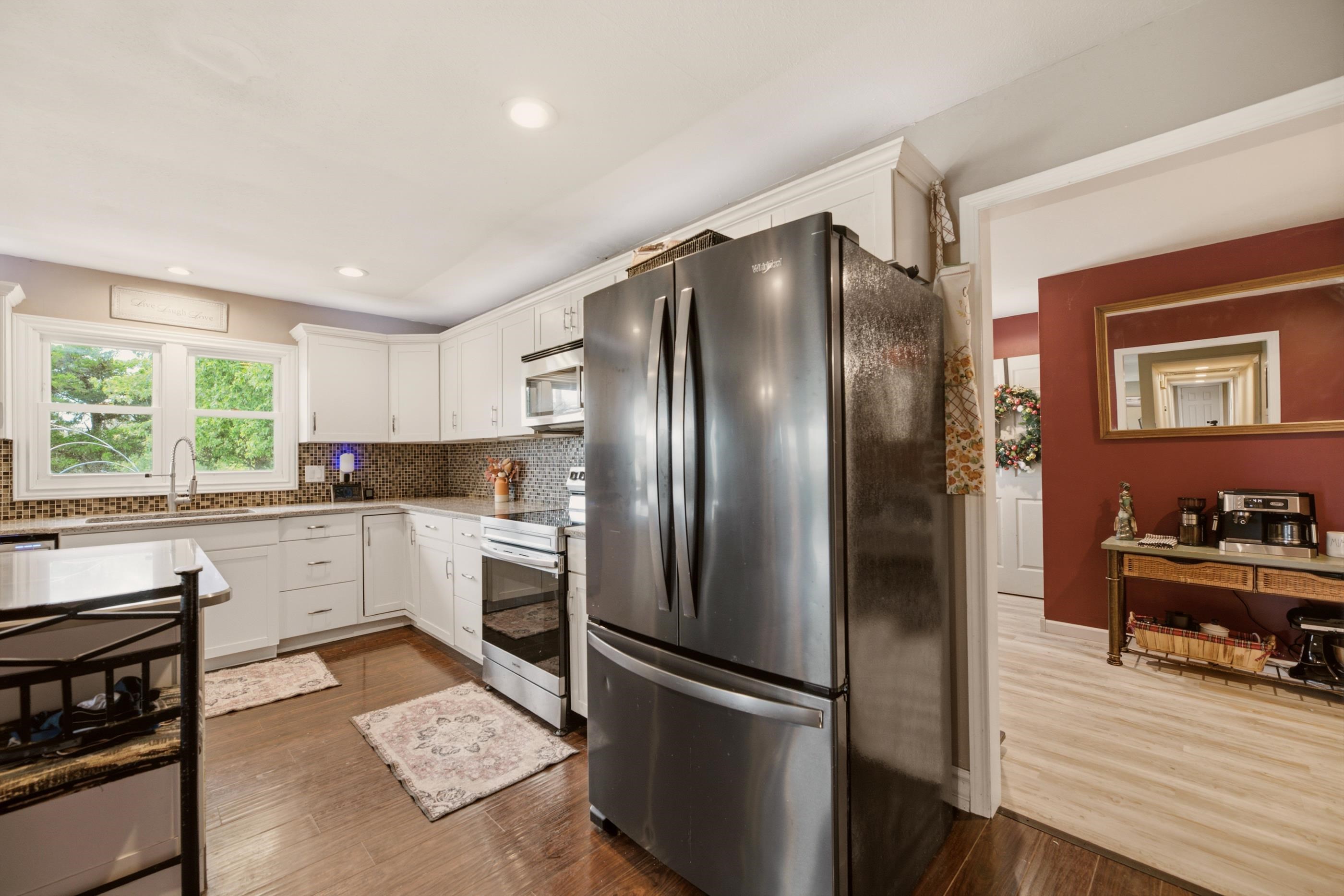 1055 N Oliver St Property Photo 24