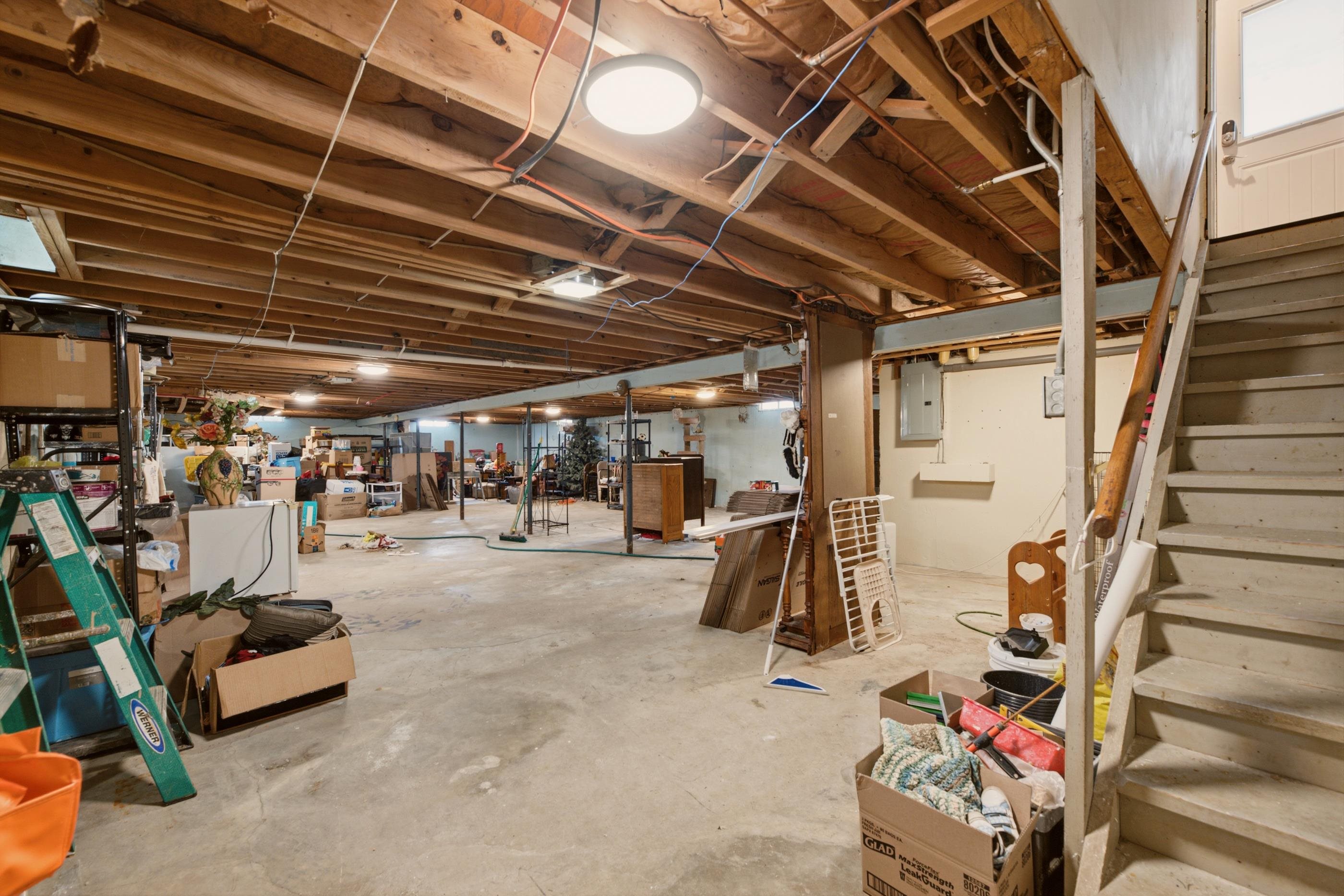 1055 N Oliver St Property Photo 30