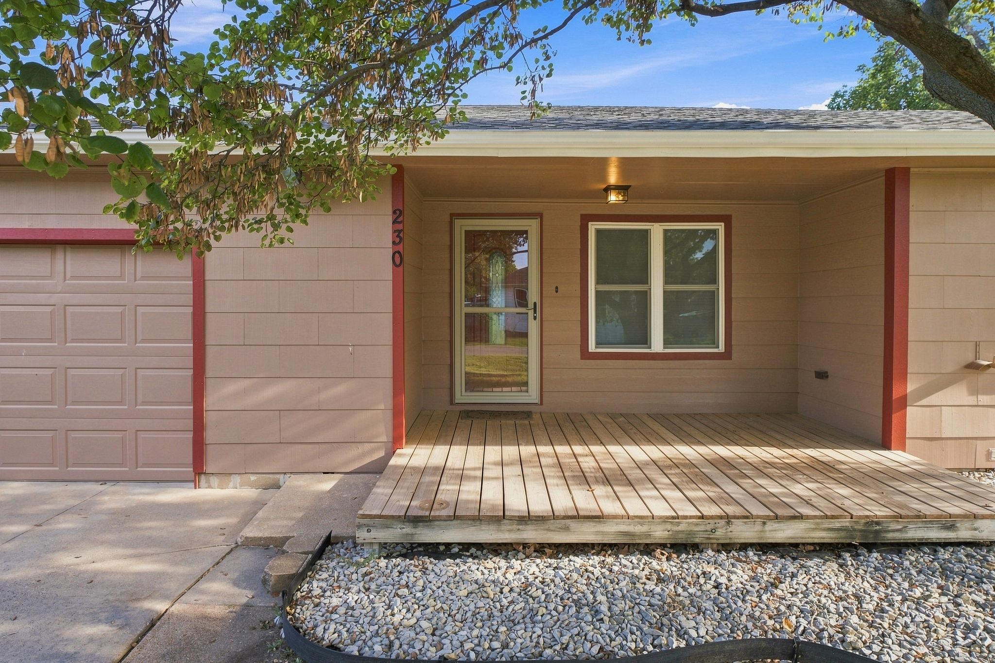 230 W Litson Property Photo 4