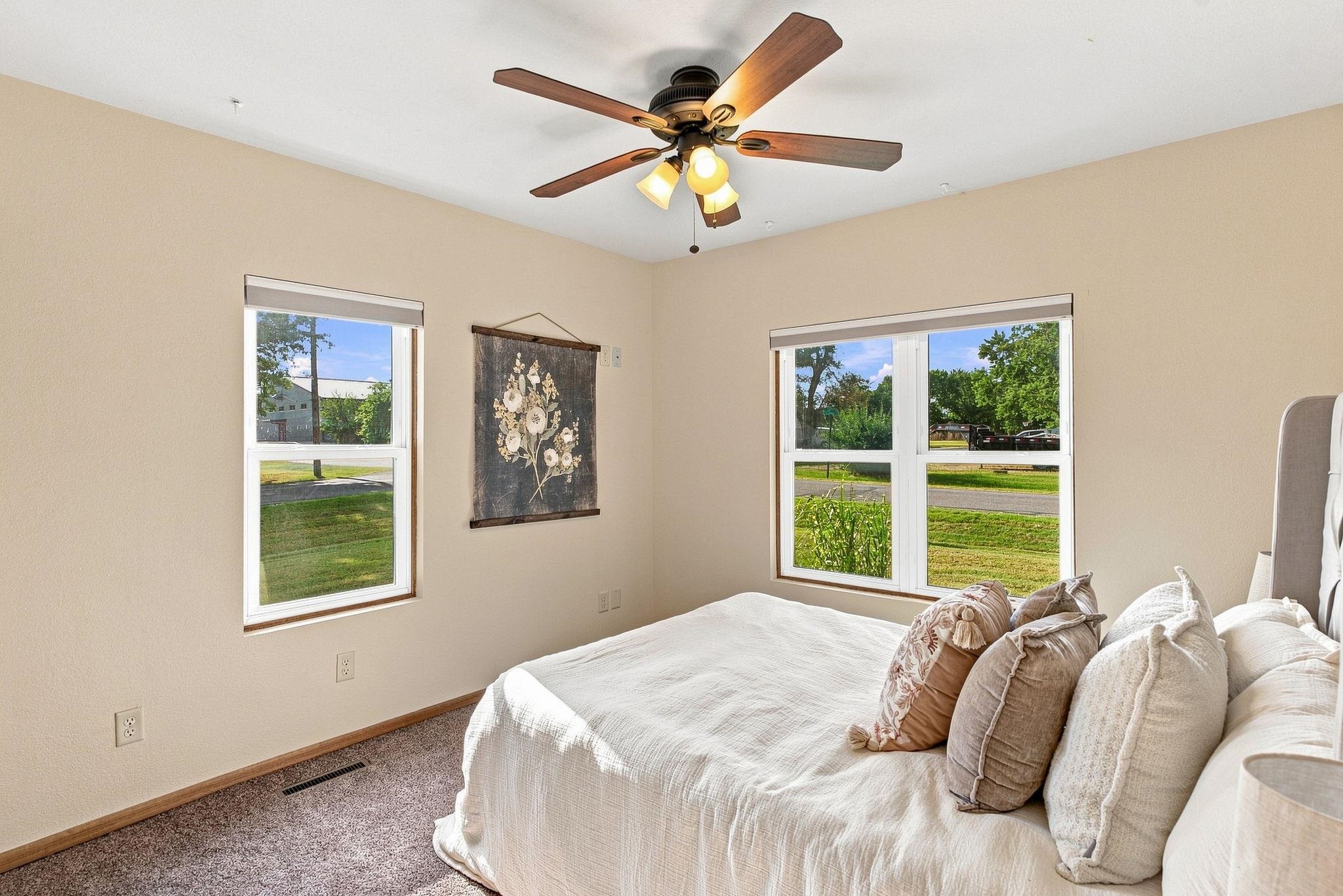 230 W Litson Property Photo 15